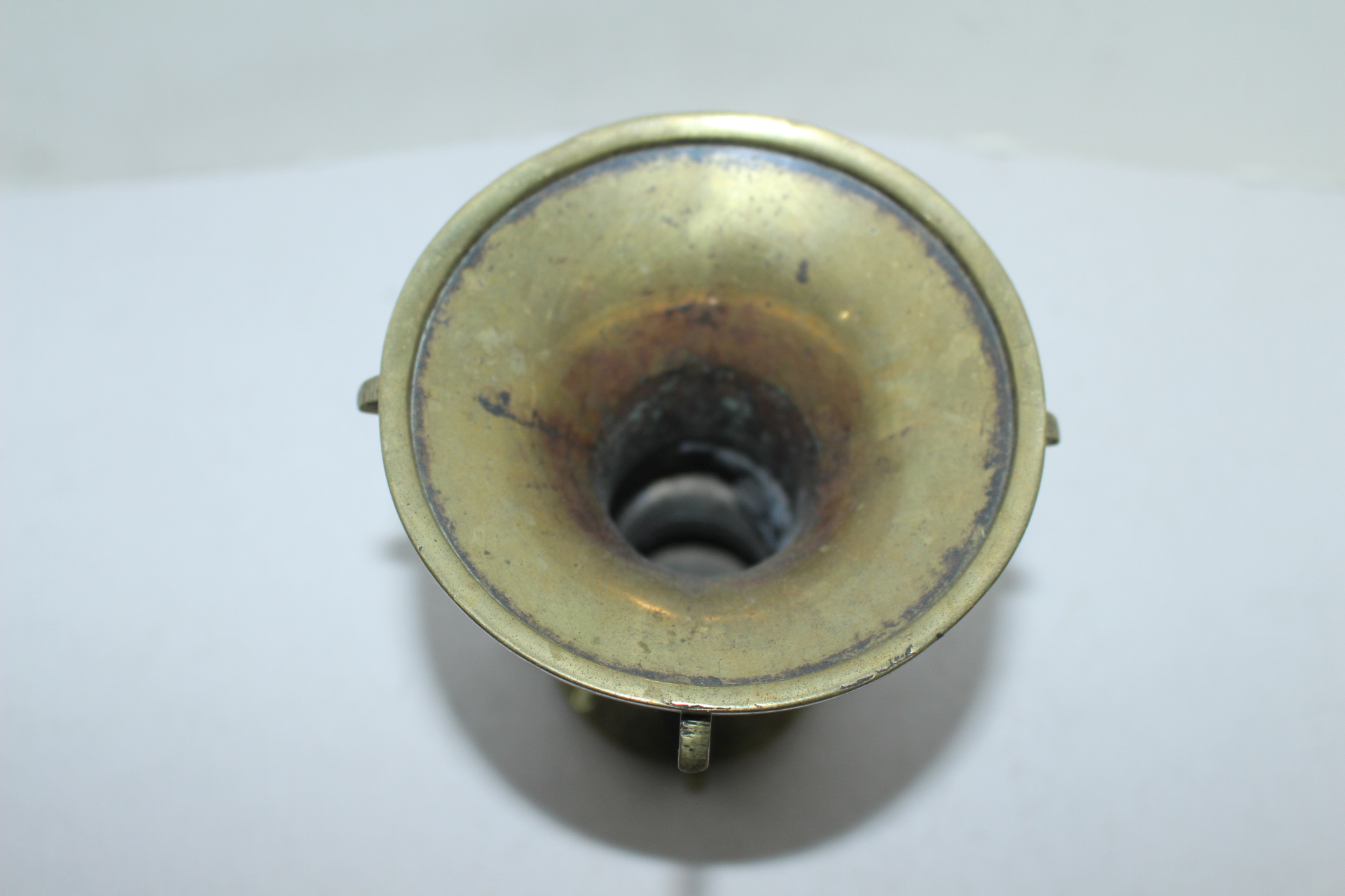 연대가좋은 청동에 음각화문된 향완