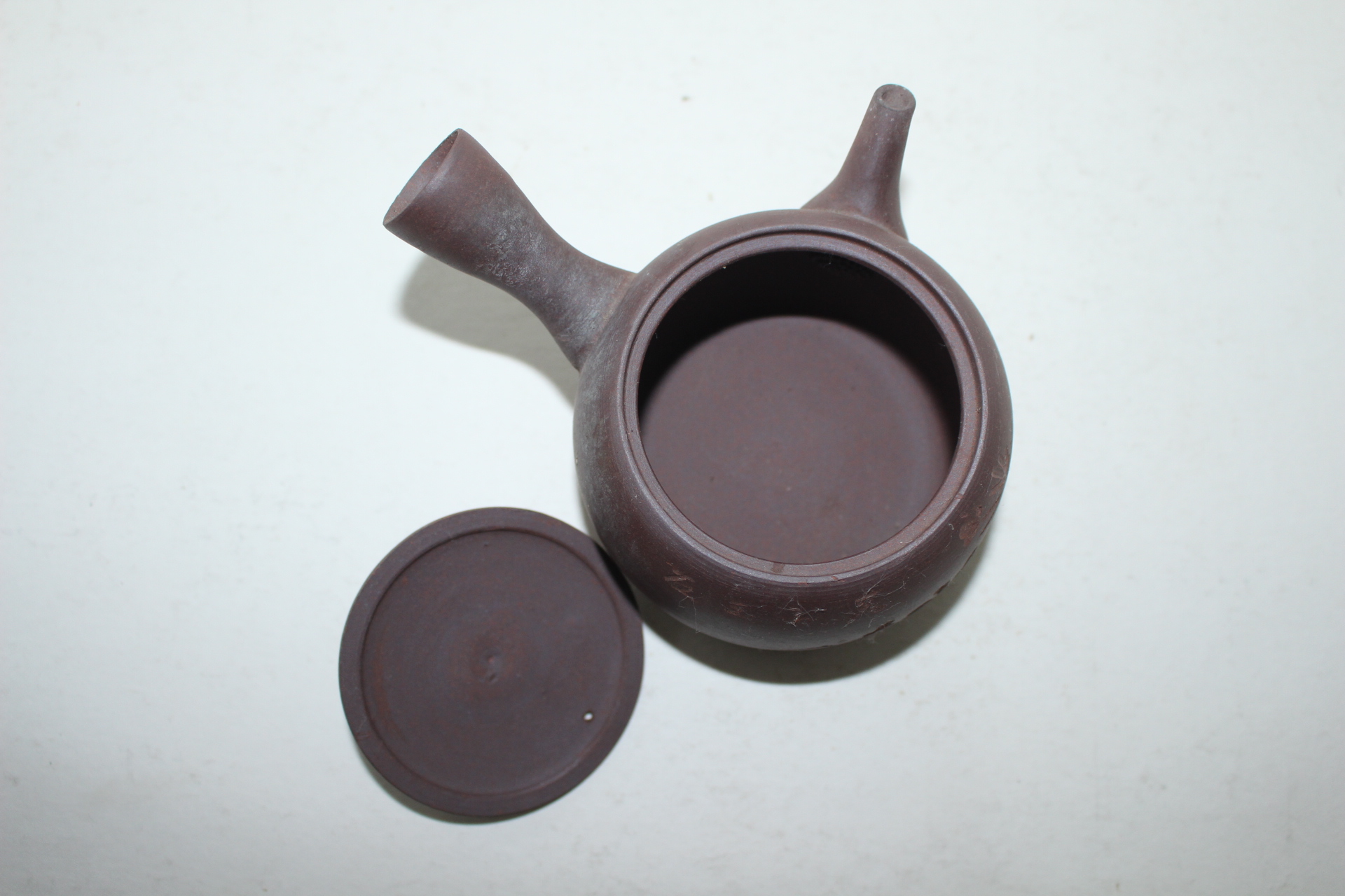 자사도자기 음각초화문 다관