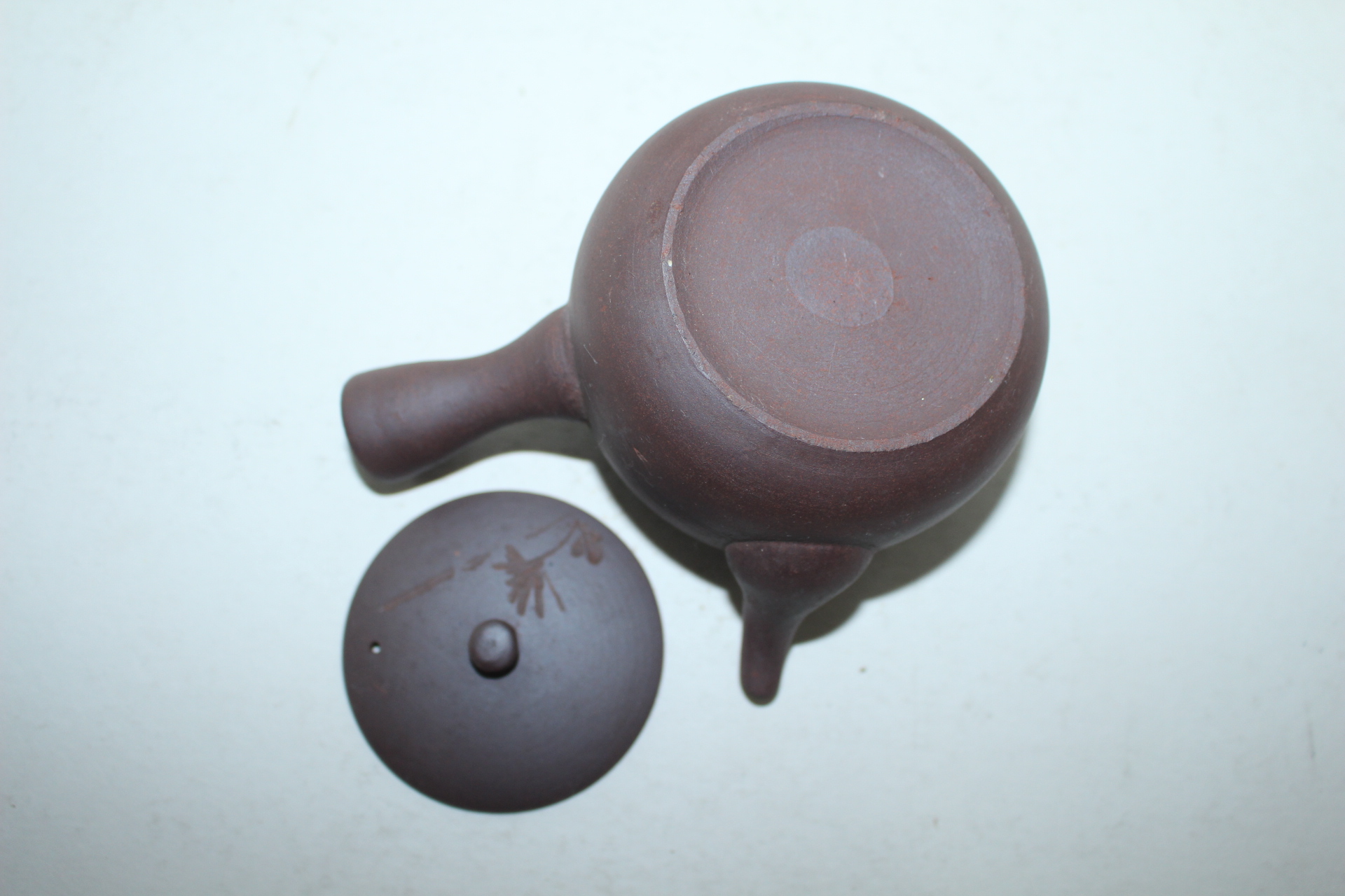 자사도자기 음각초화문 다관