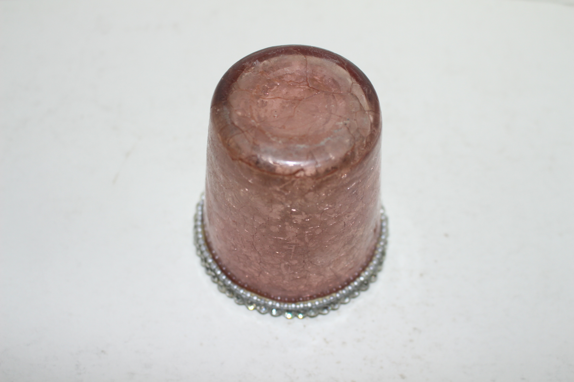 근대사 채색유리에 보석이 장식된 잔