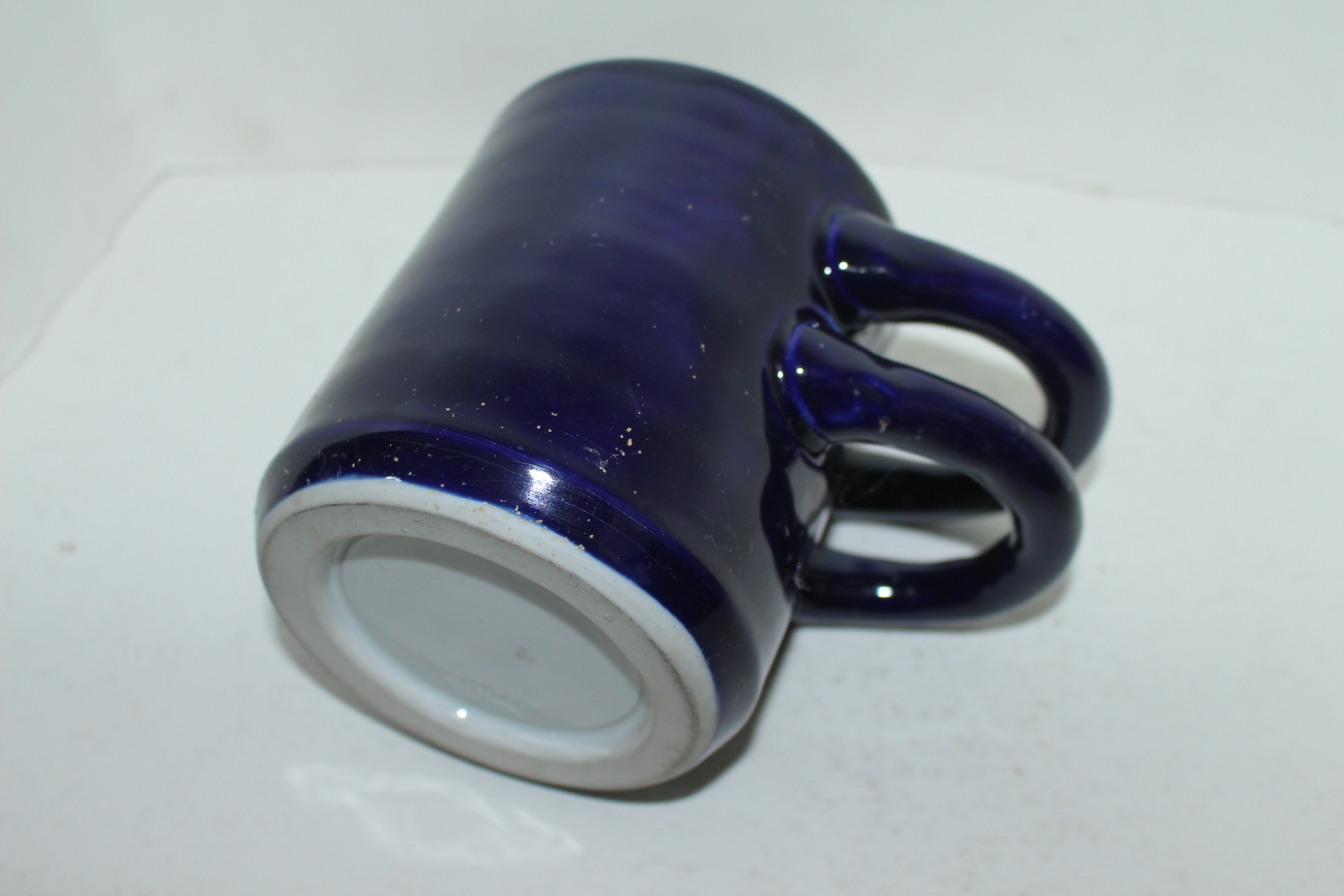 묵직한 청자 두개의 고리가 달린 필통