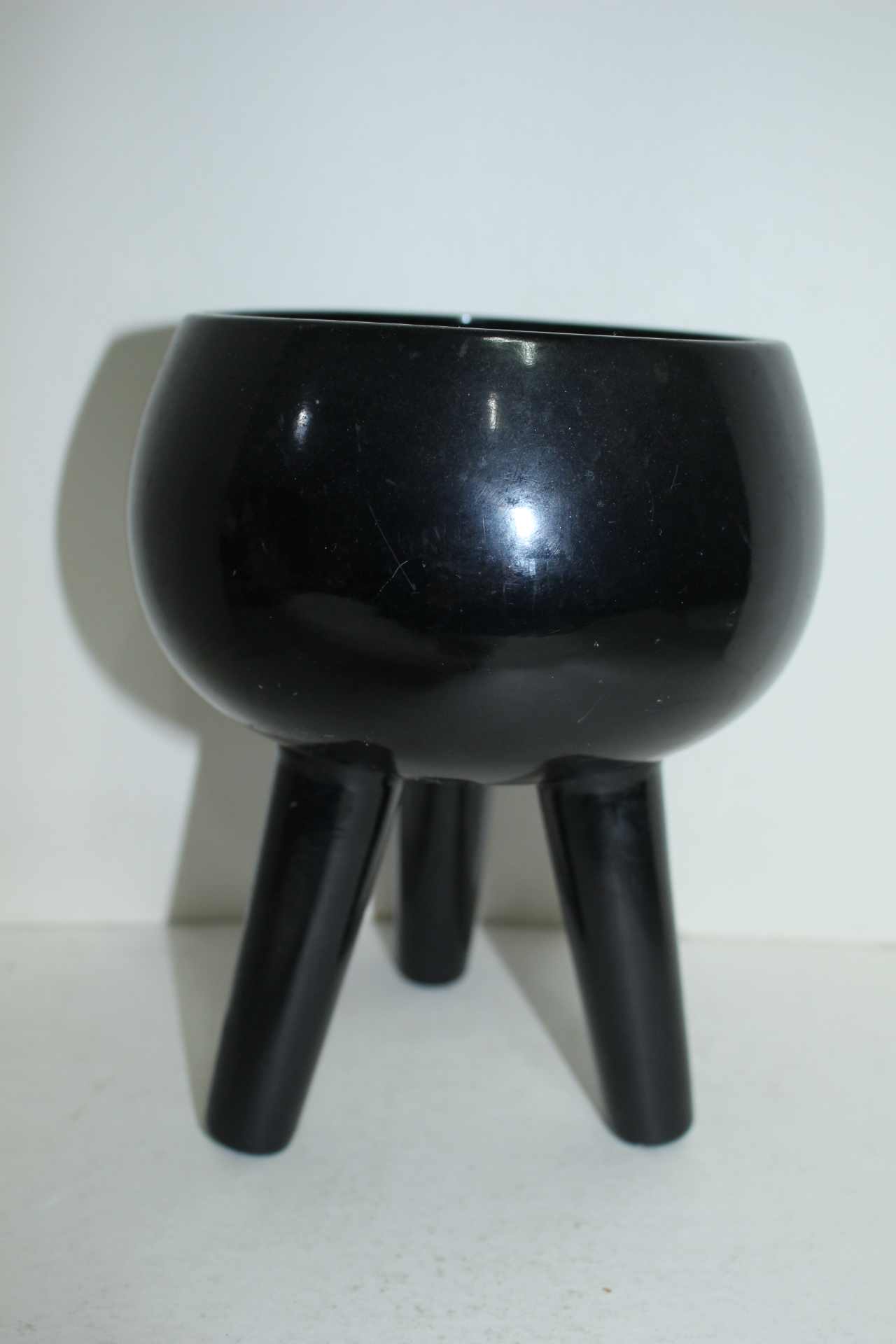 흑유청자 삼족화병