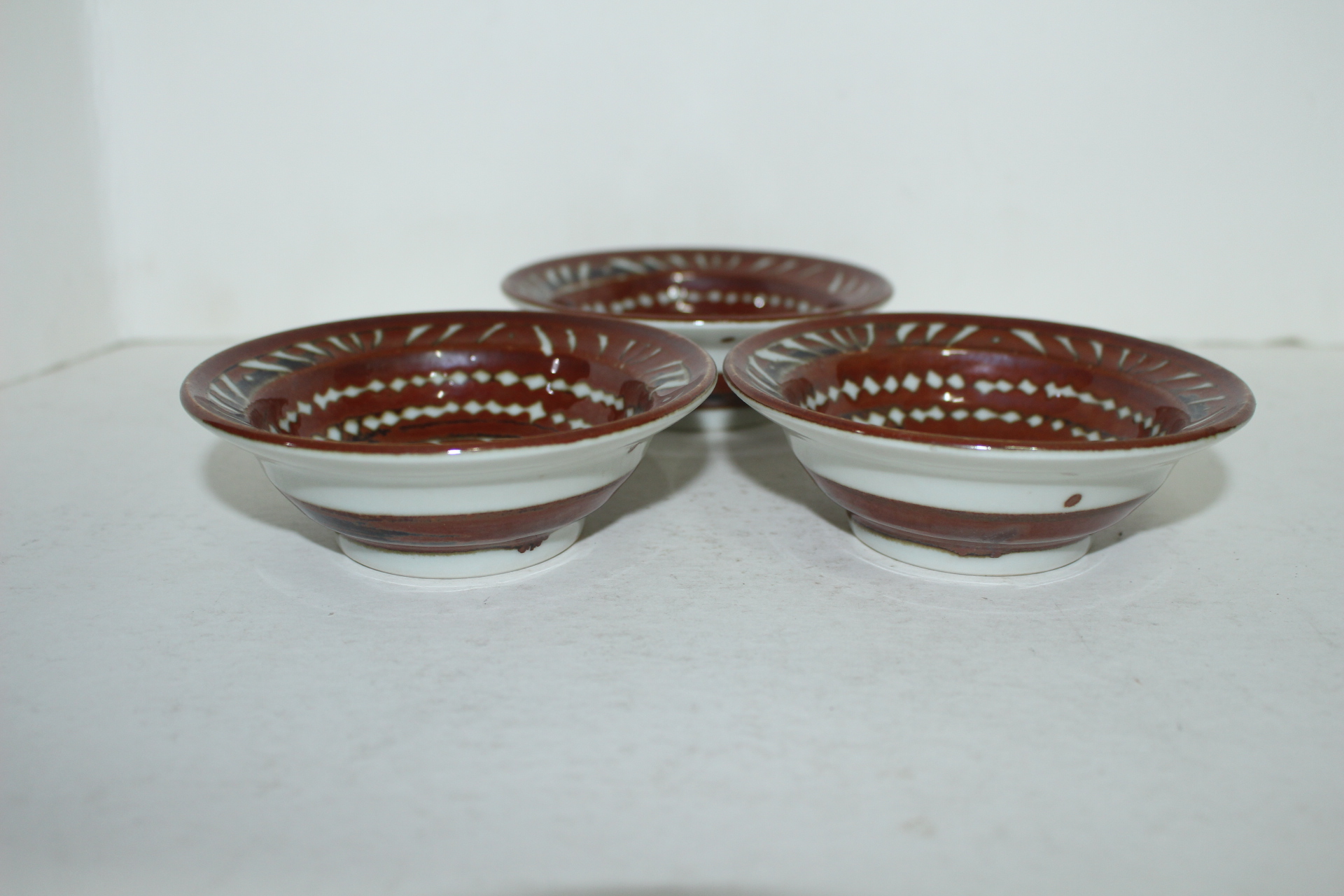 연대가좋은 청자화문완 3점