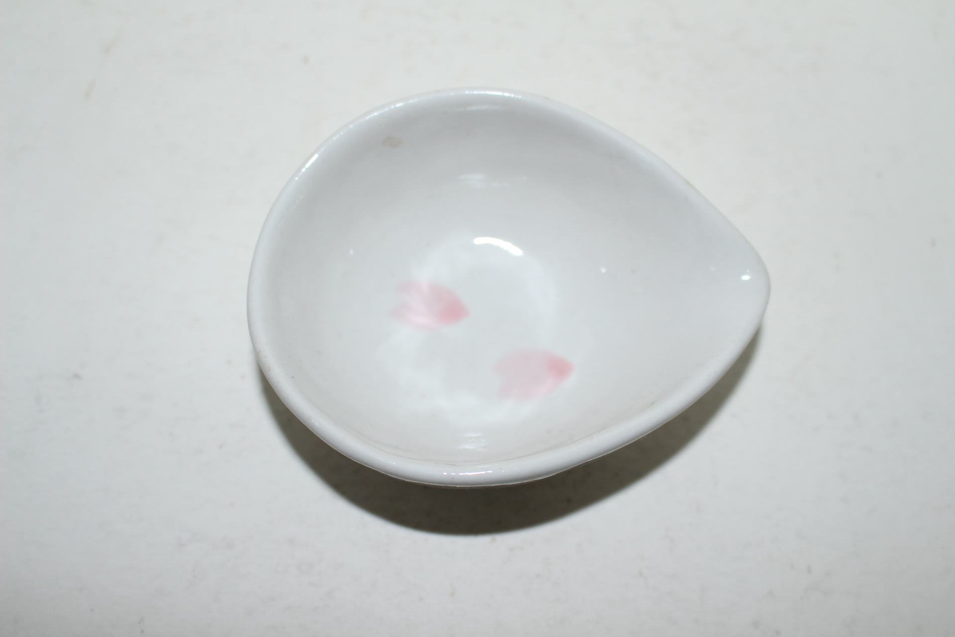 진사백자 화문 수구