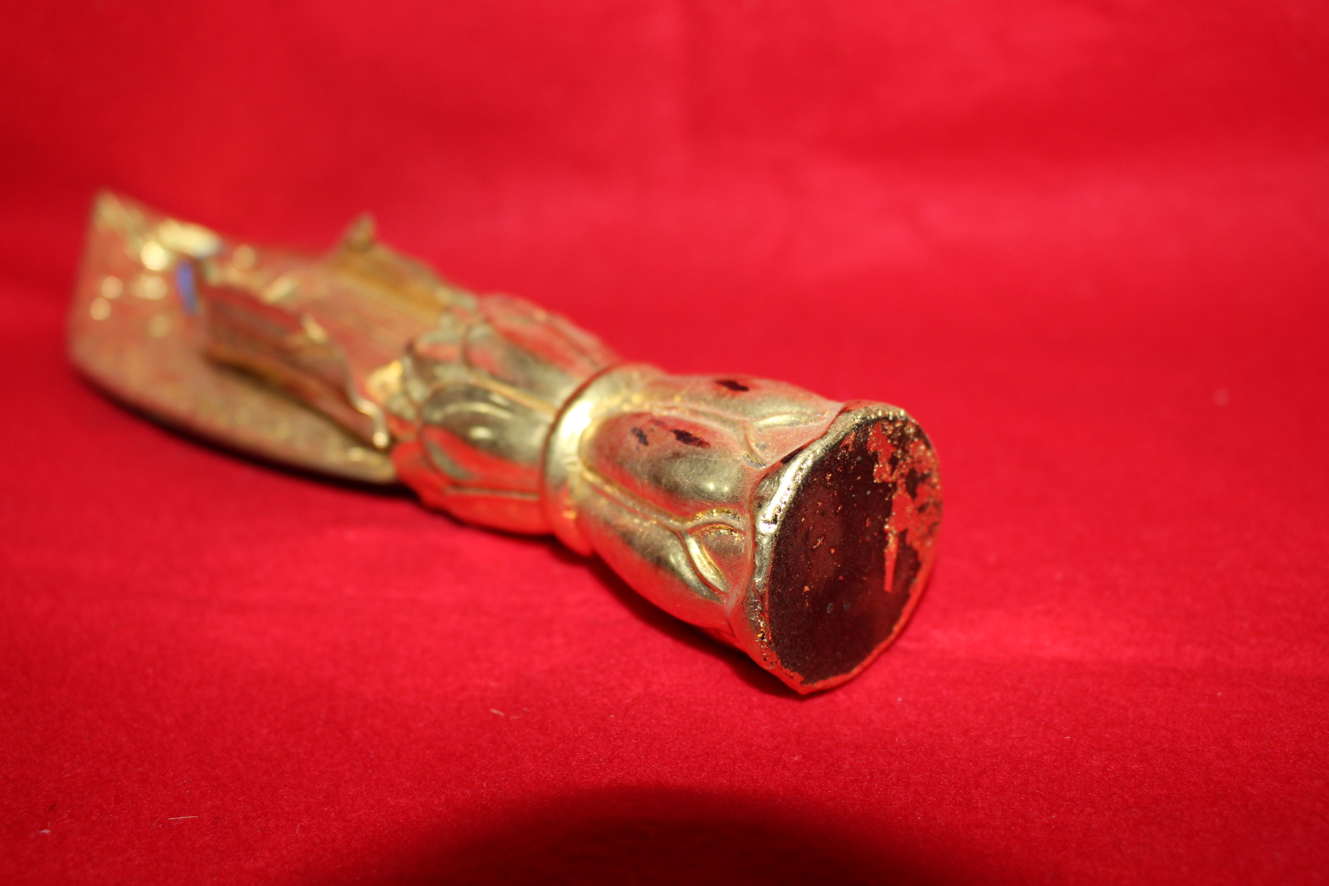 나무에 옷칠후 순금채된 불상입상