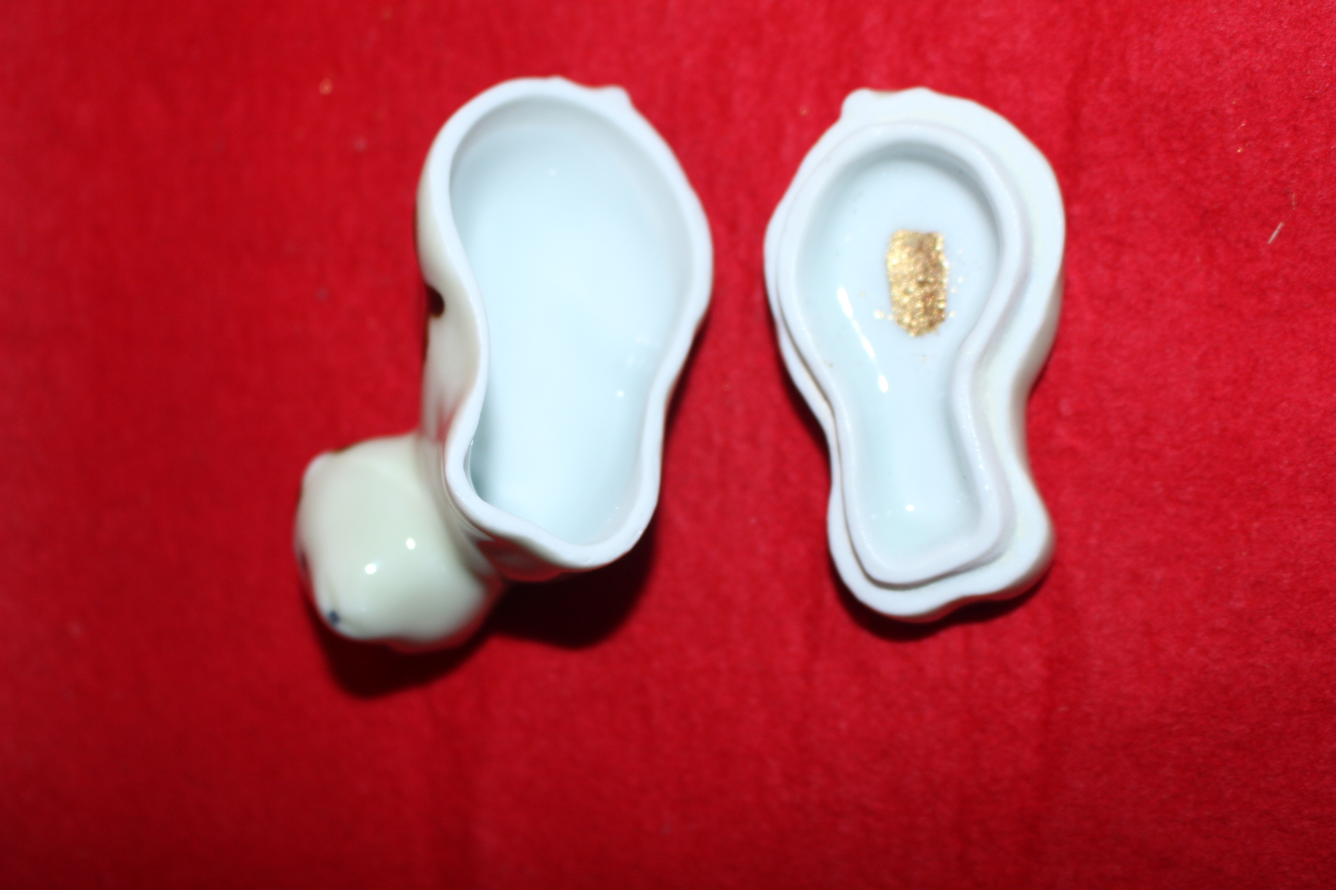 청자 철화금채 개모양 향합