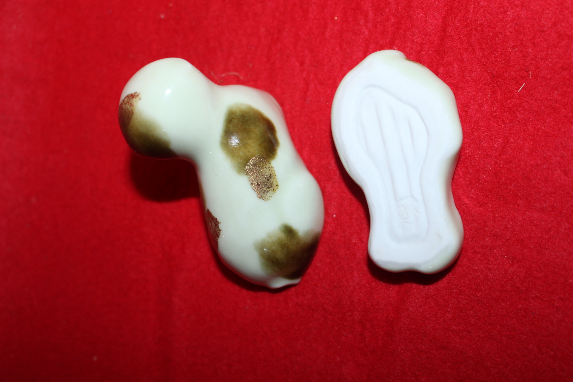 청자 철화금채 개모양 향합