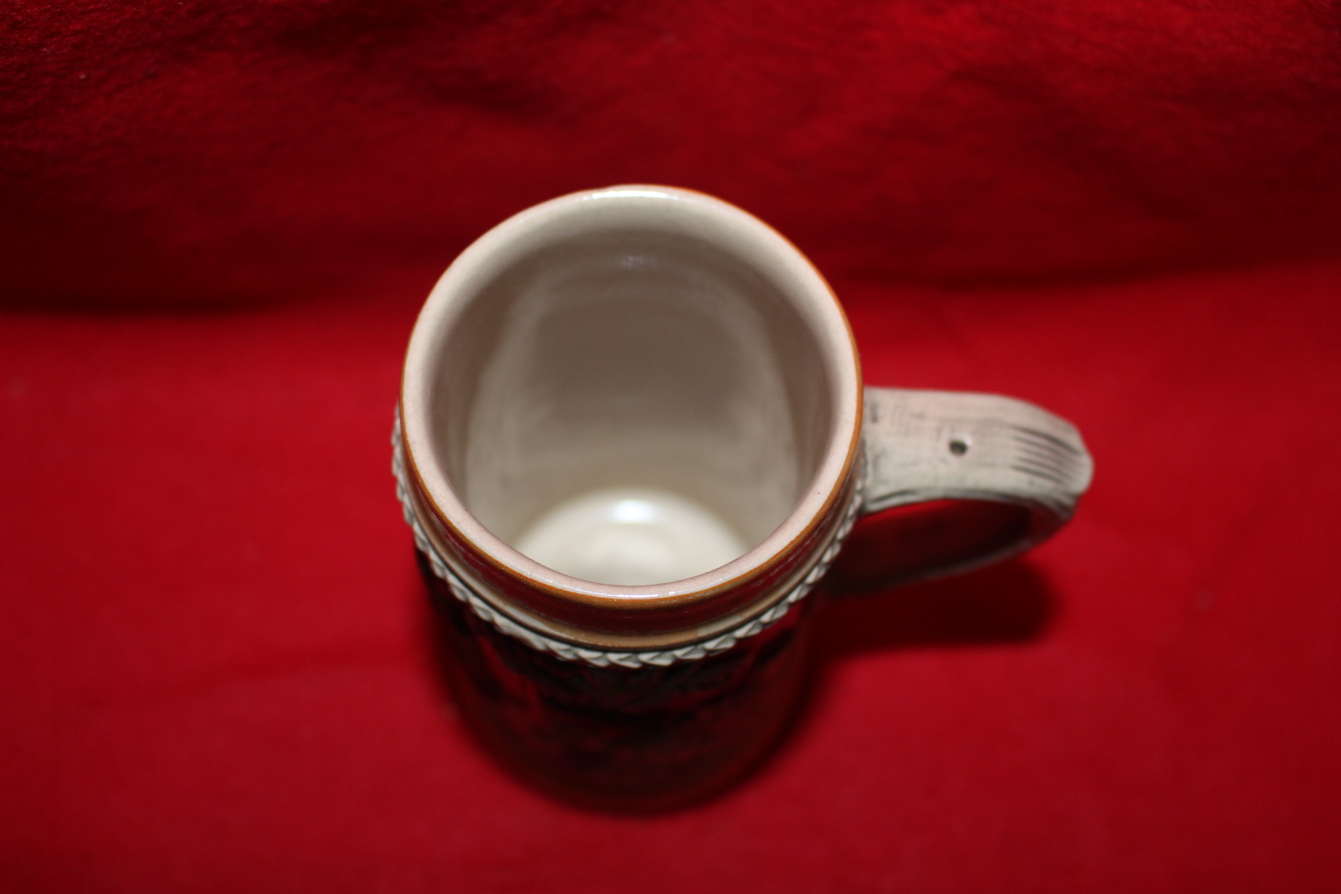 독일산 양각인물문 도자기 맥주잔