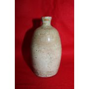 연대가좋은 백자 주병