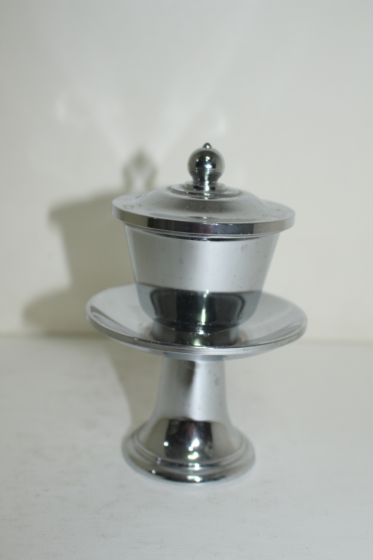 금속재질로된 잔받침과 잔셋트