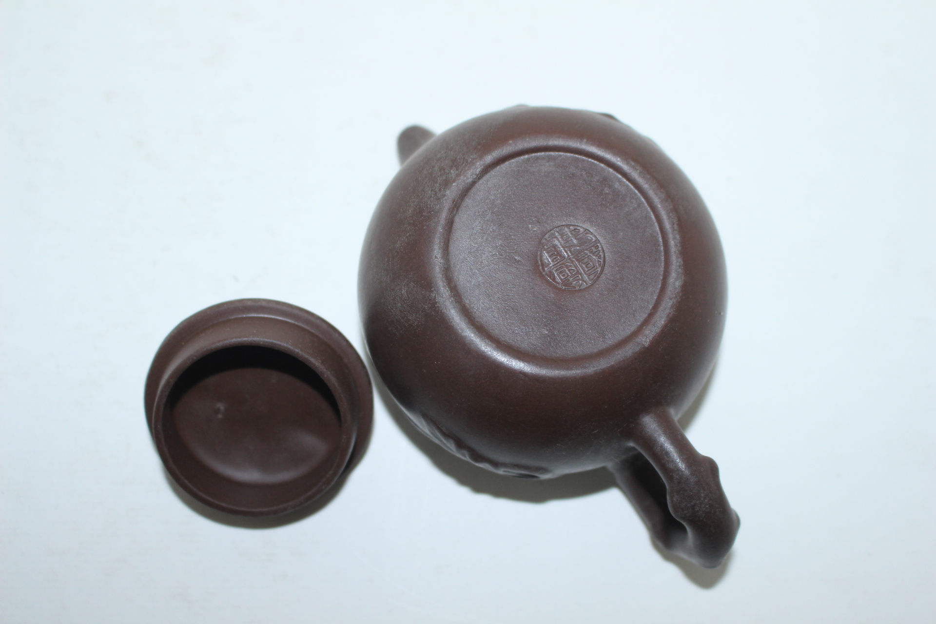 자사도자기 양각복숭아문 다관