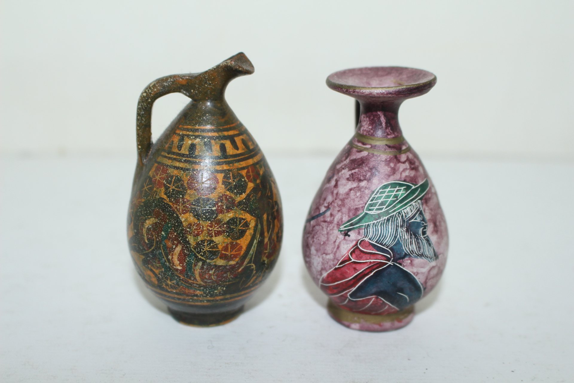 외국산 채색이된 도기재질의 호 2점