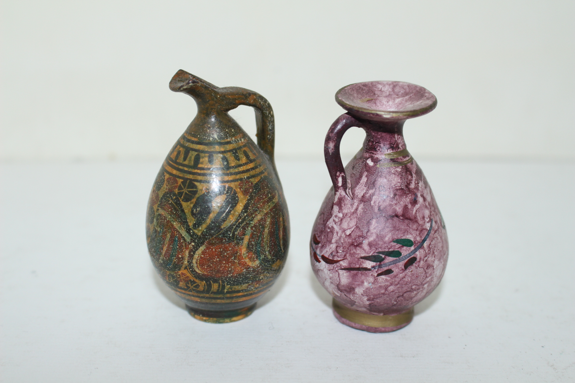 외국산 채색이된 도기재질의 호 2점