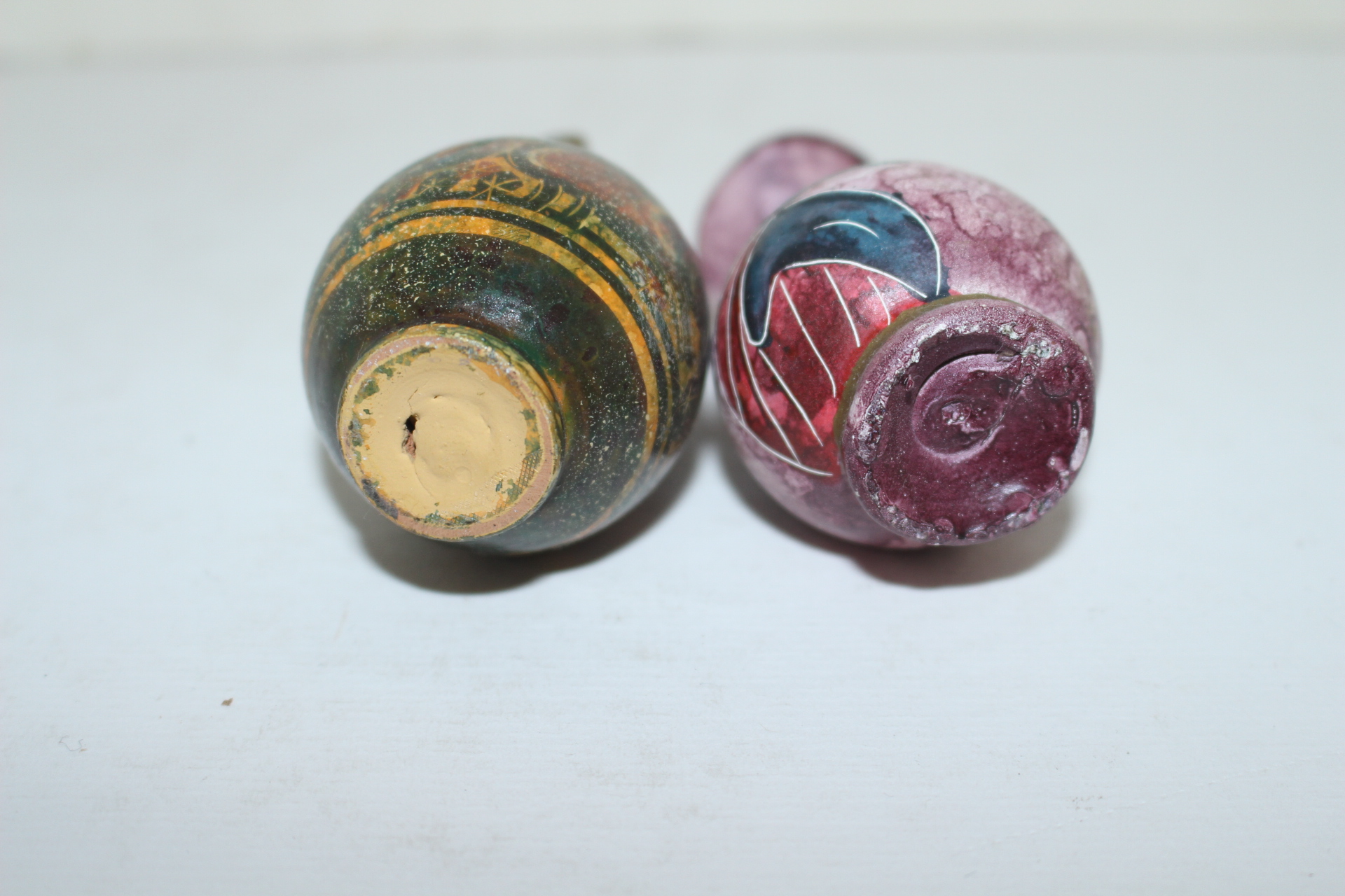 외국산 채색이된 도기재질의 호 2점