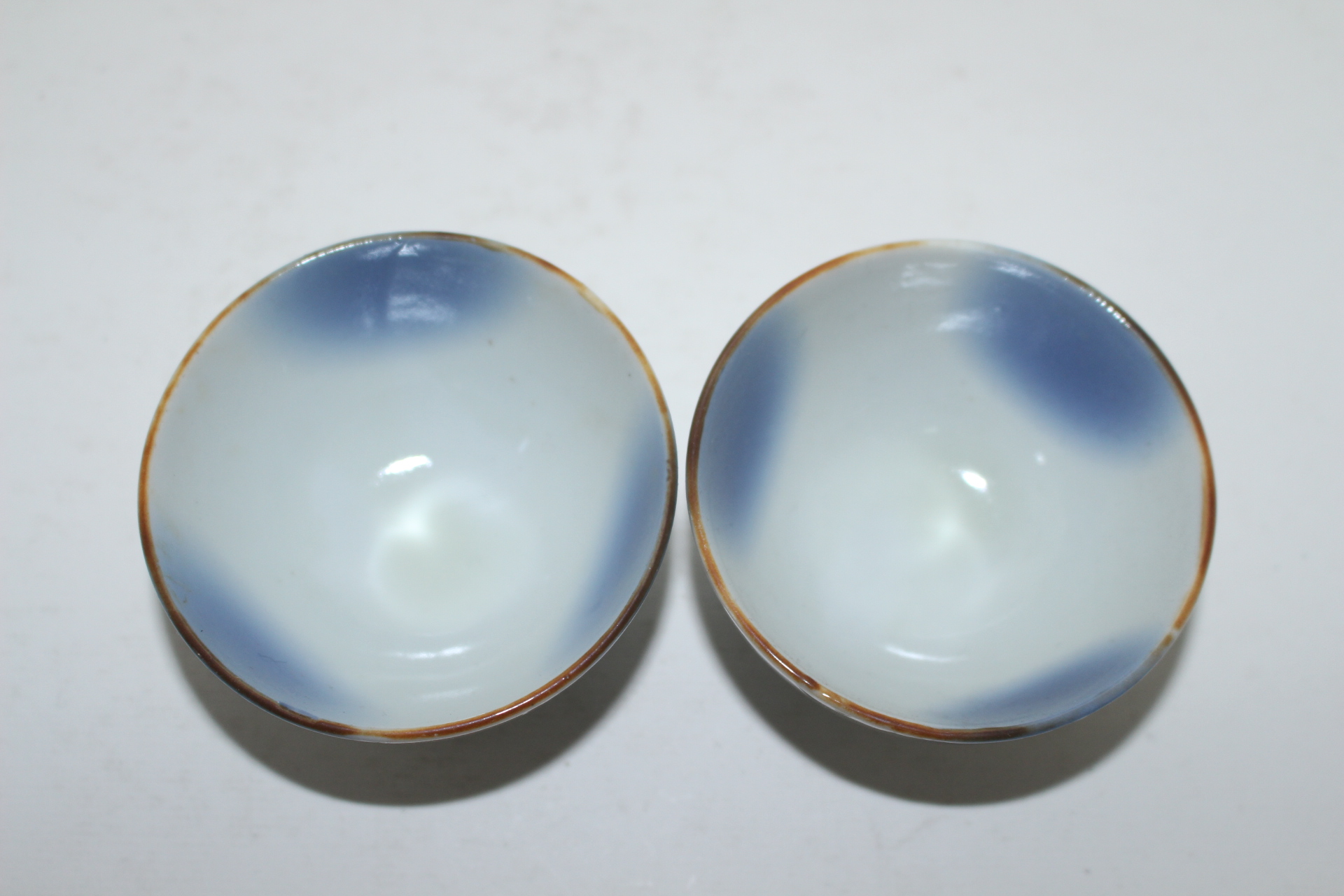 연대가좋은 청화백자잔 2점