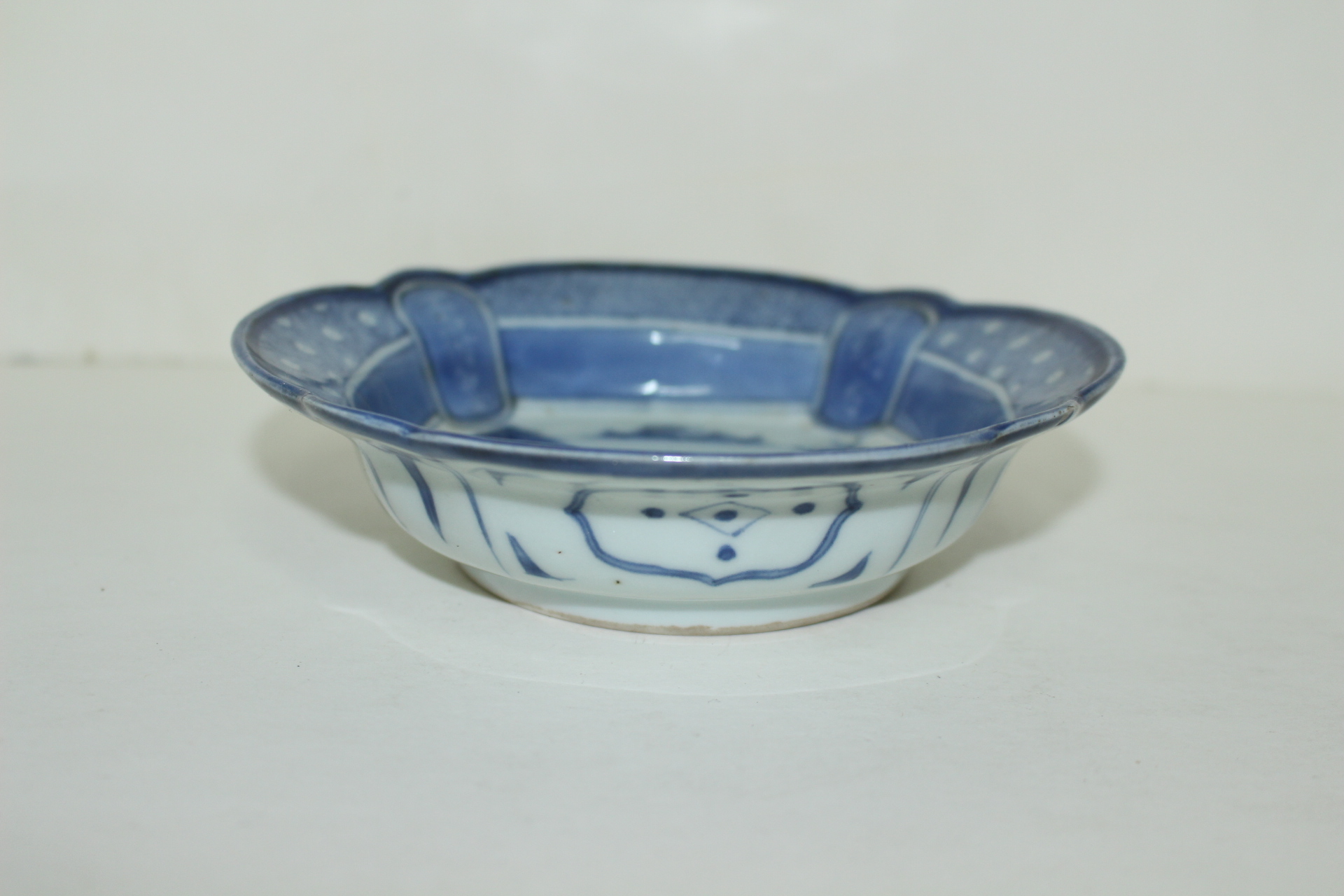 100년이상된 청화백자 산수어부문 화형완