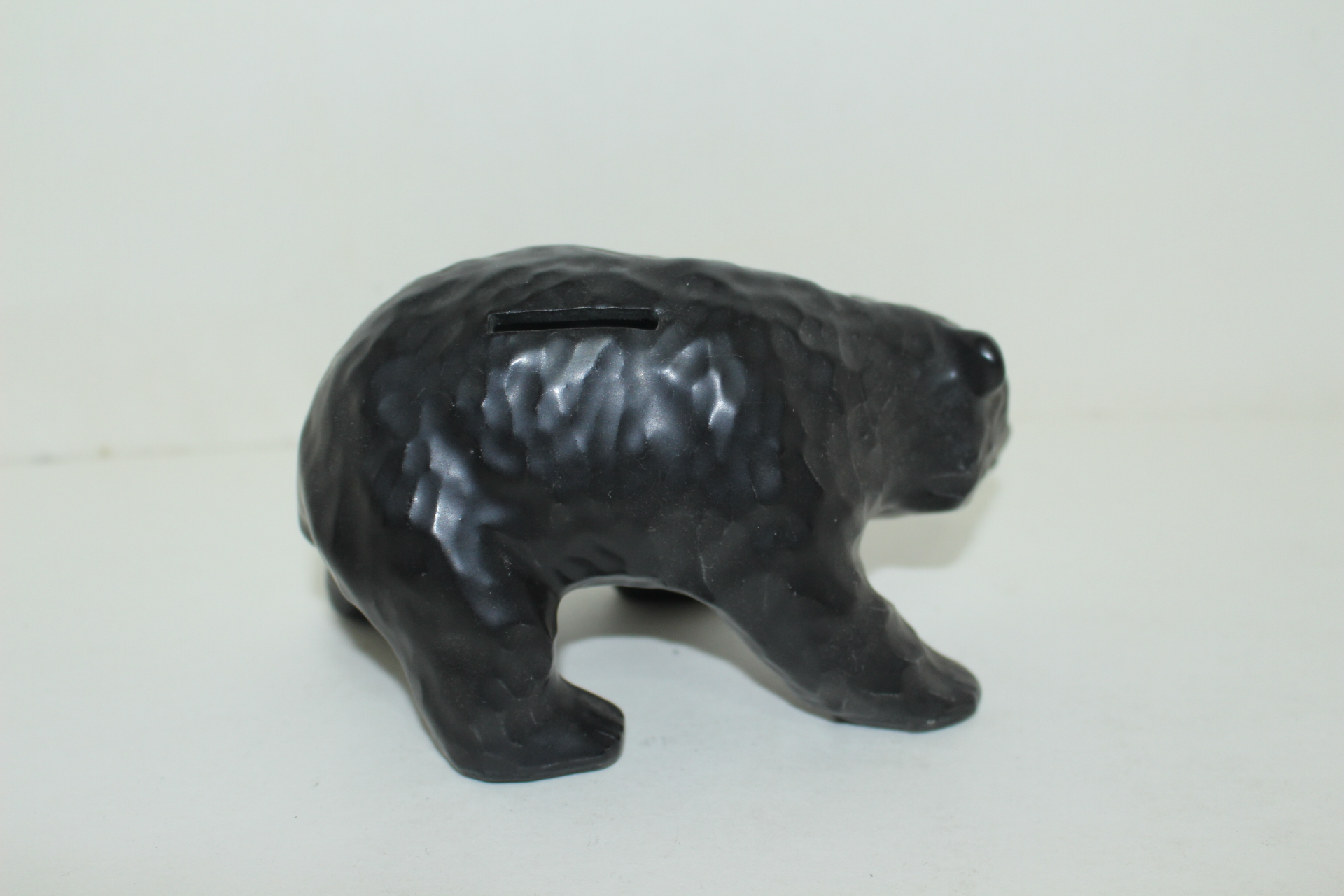 청자도자기 곰 조각상