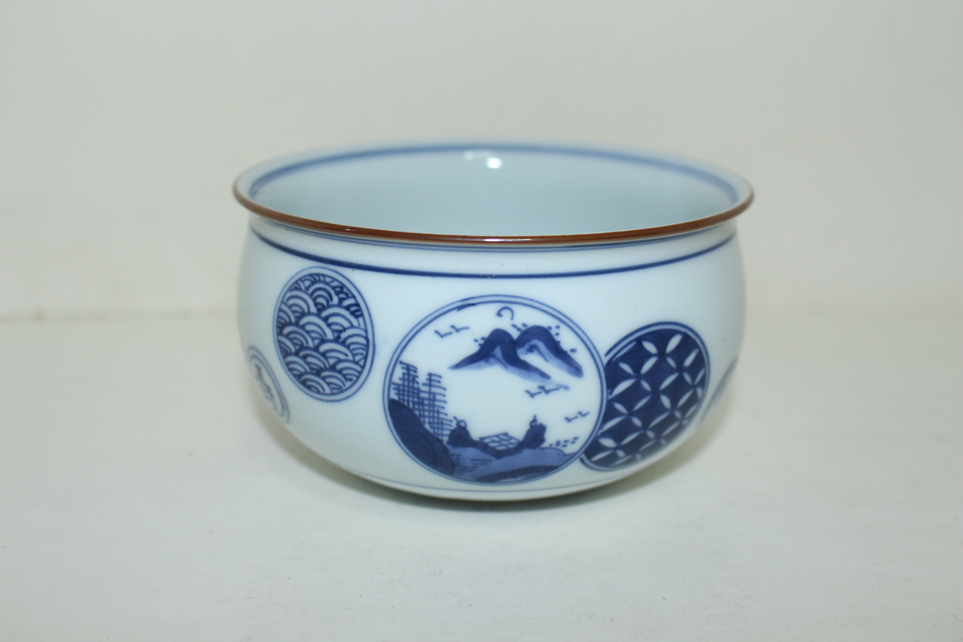 이마리 청화백자 산수문 퇴수기