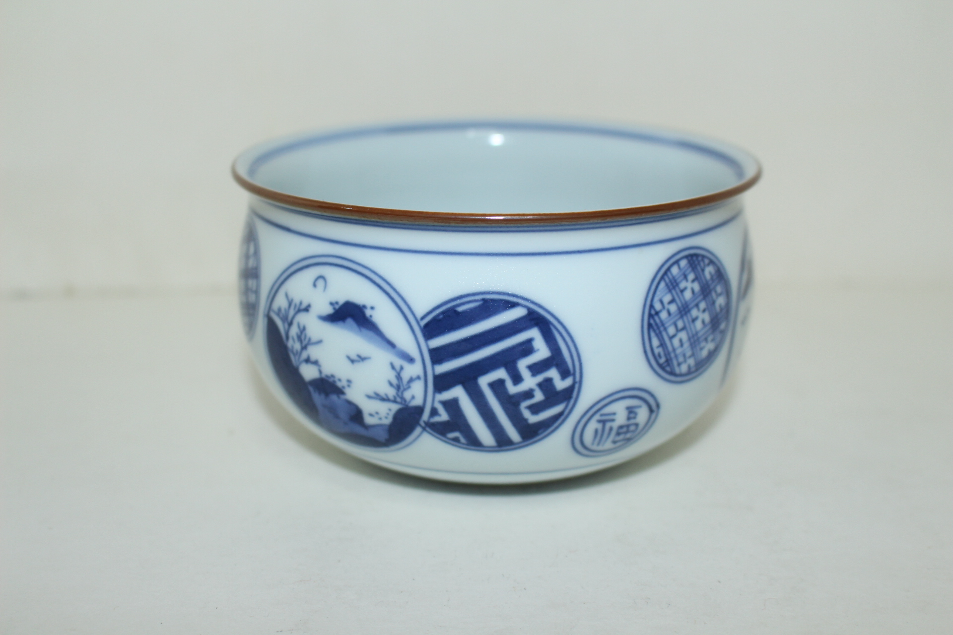 이마리 청화백자 산수문 퇴수기