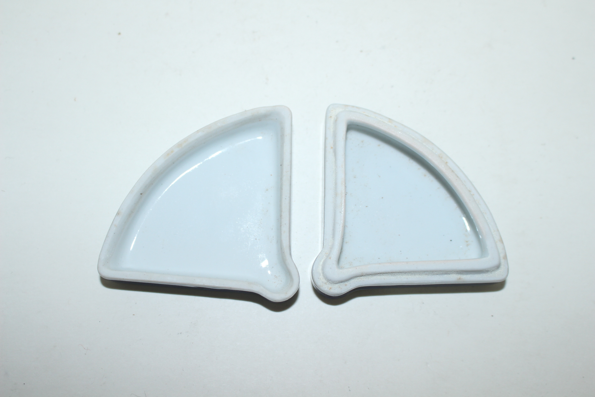 이마리 청화백자 부채모양 향합