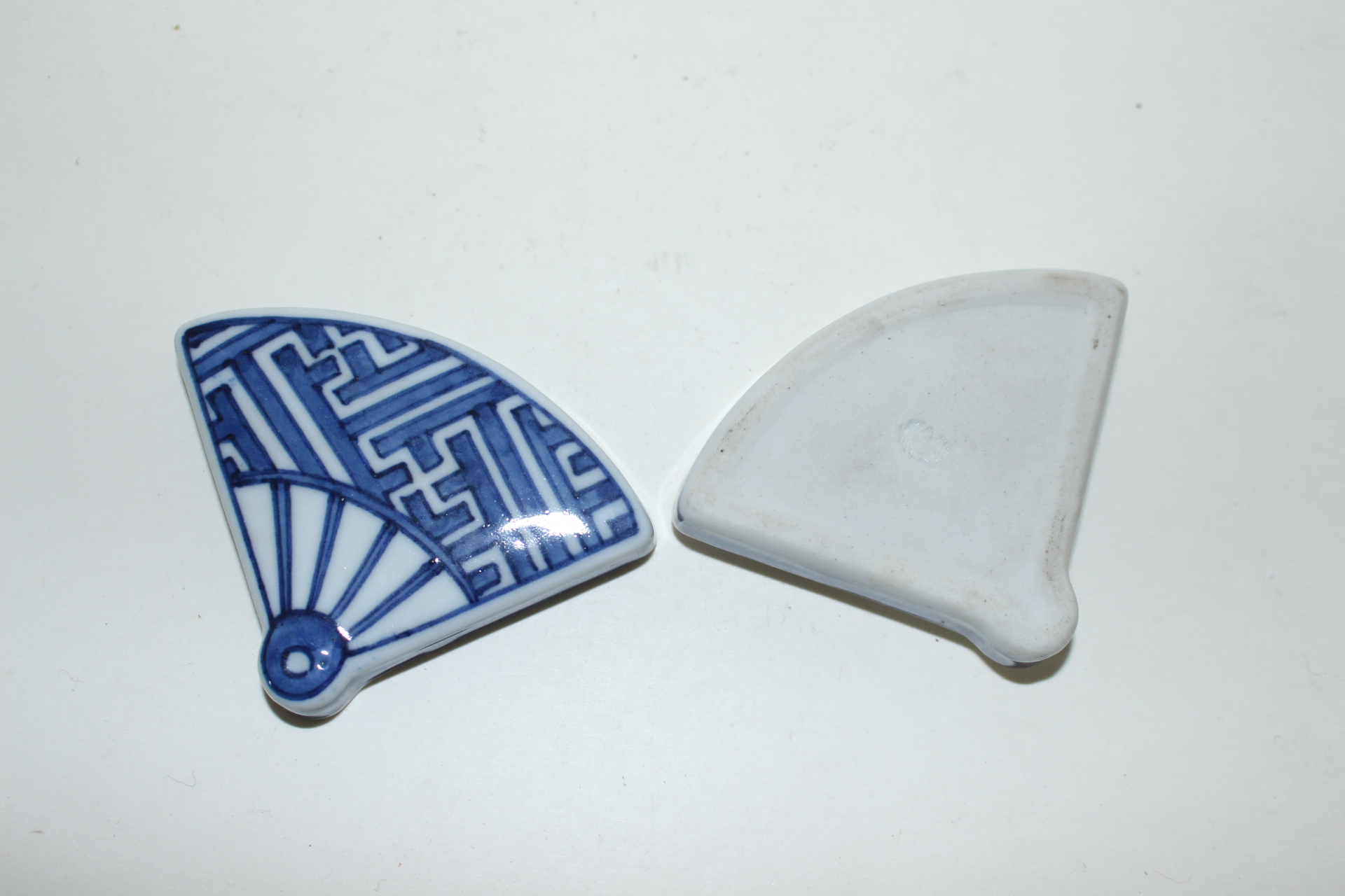 이마리 청화백자 부채모양 향합