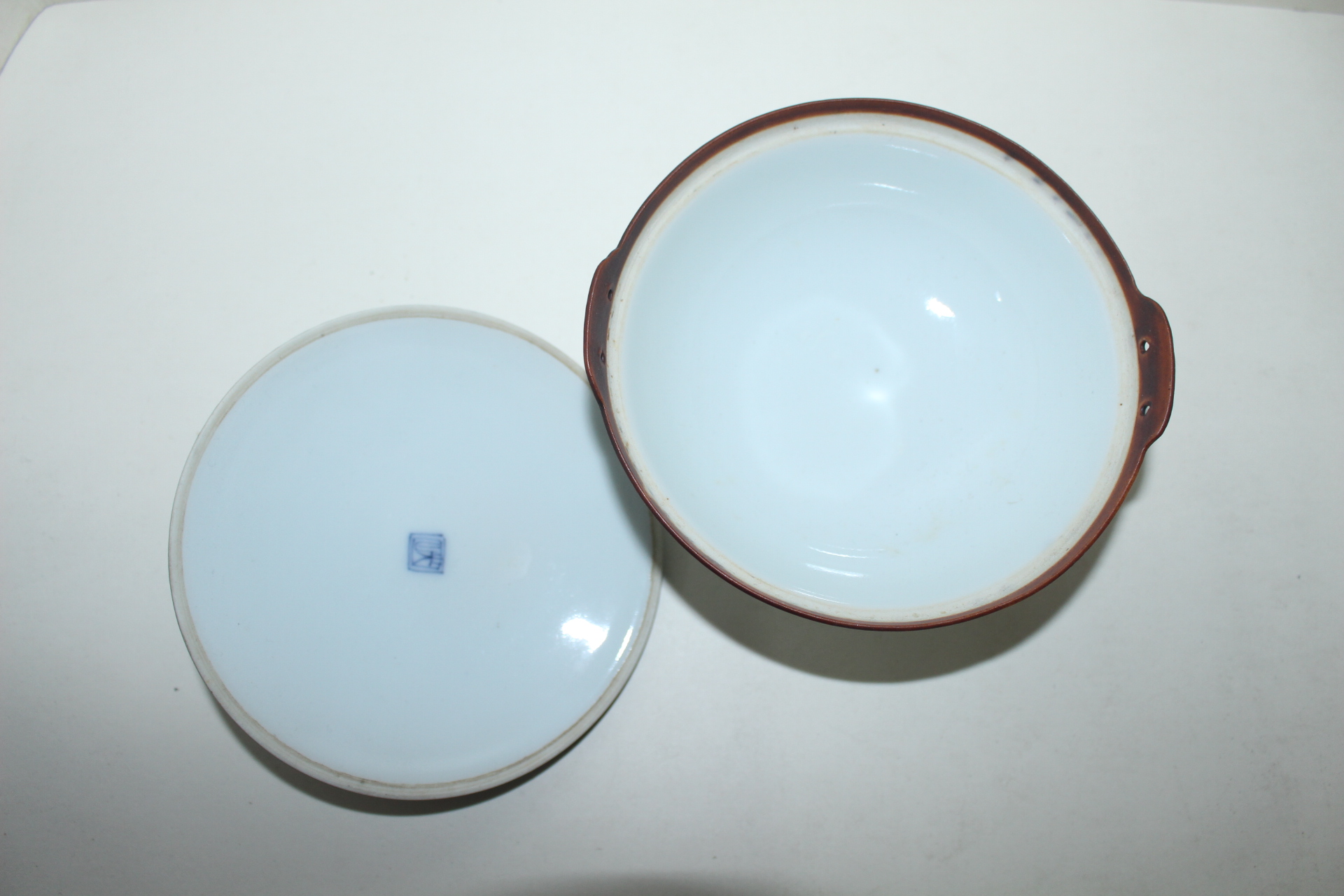 연대가좋은 이마리 철화청자 솥모양 개완