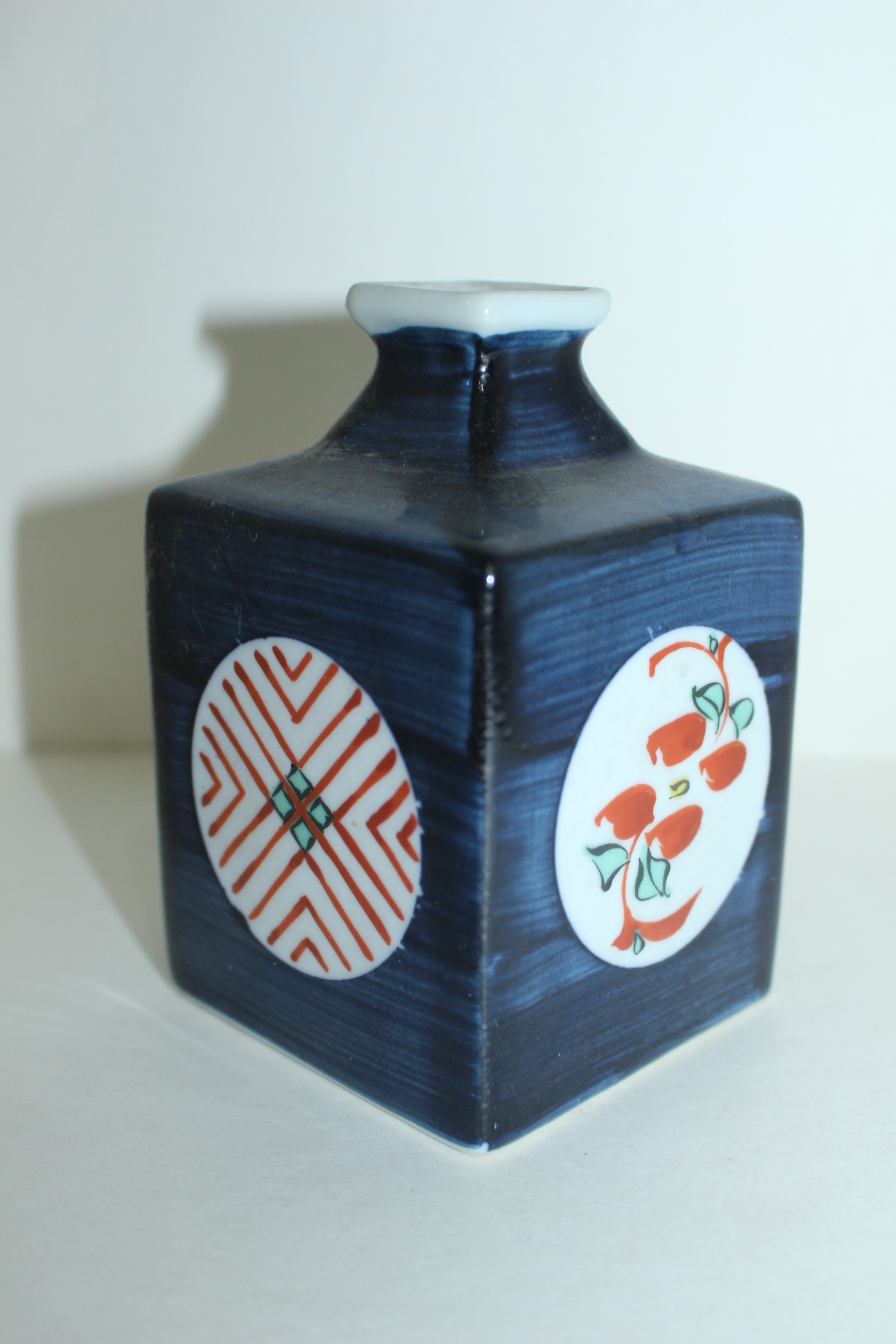 청화백자 진사화문 사각호