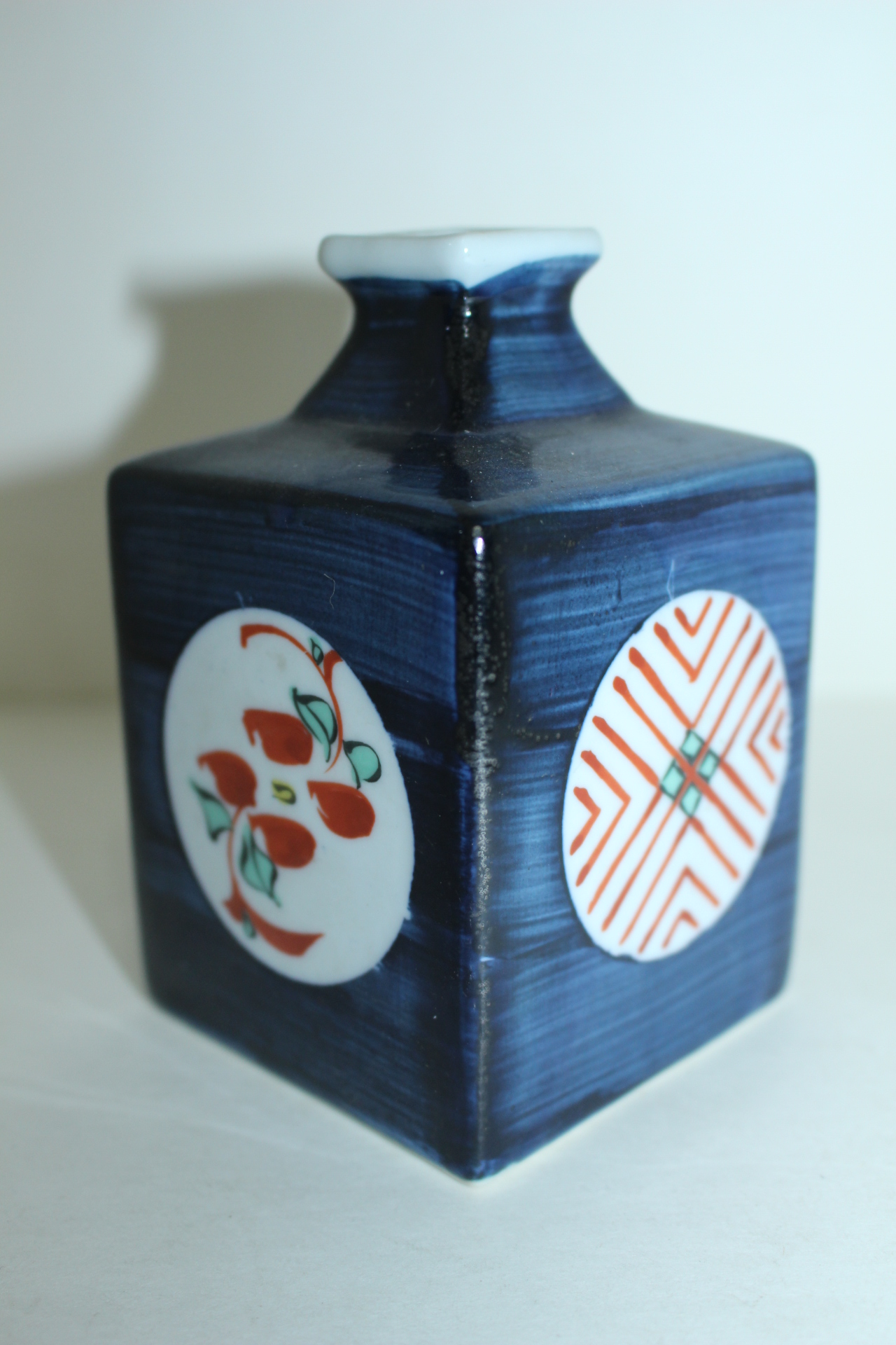 청화백자 진사화문 사각호