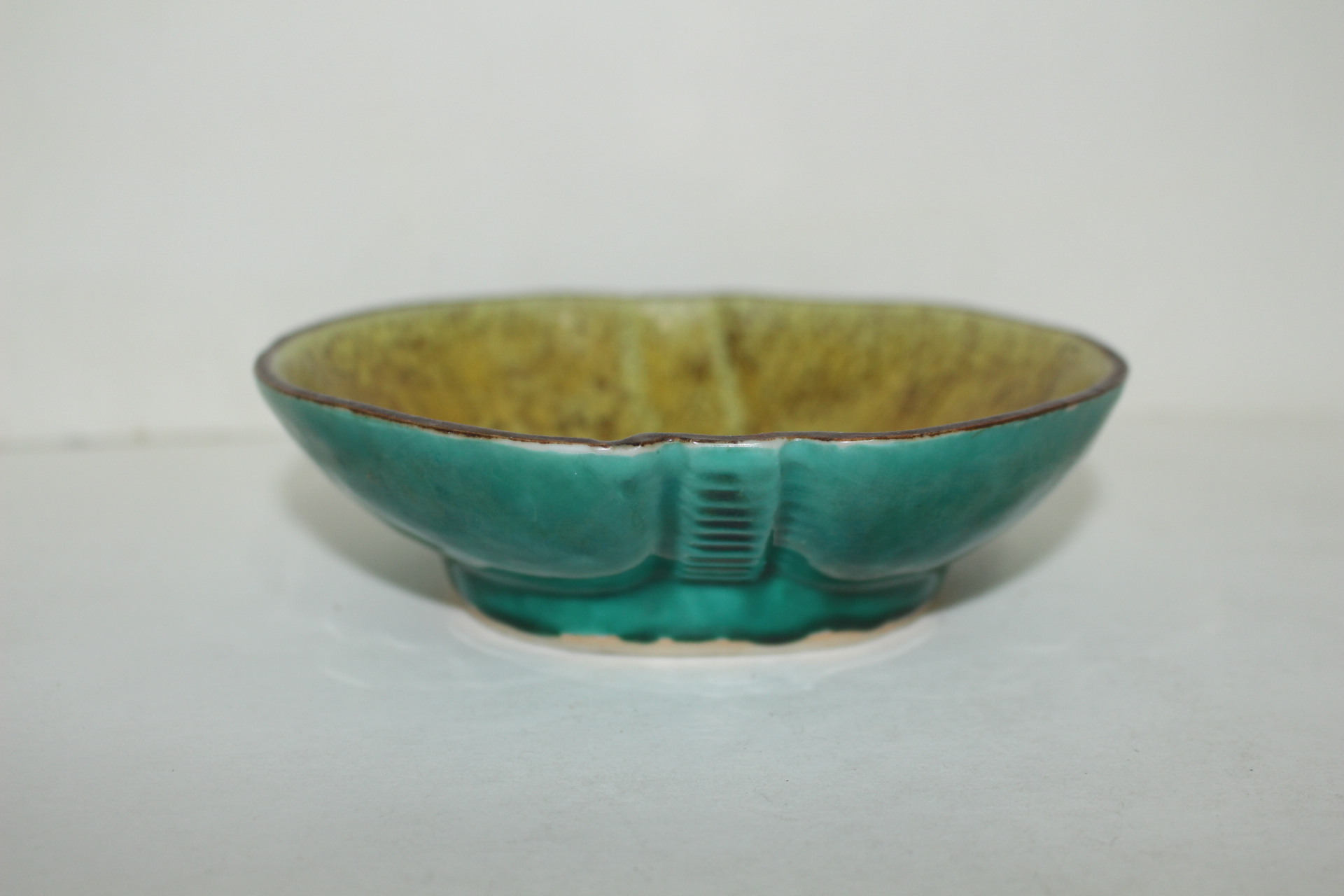 구다니 청자 철화화문 화형완