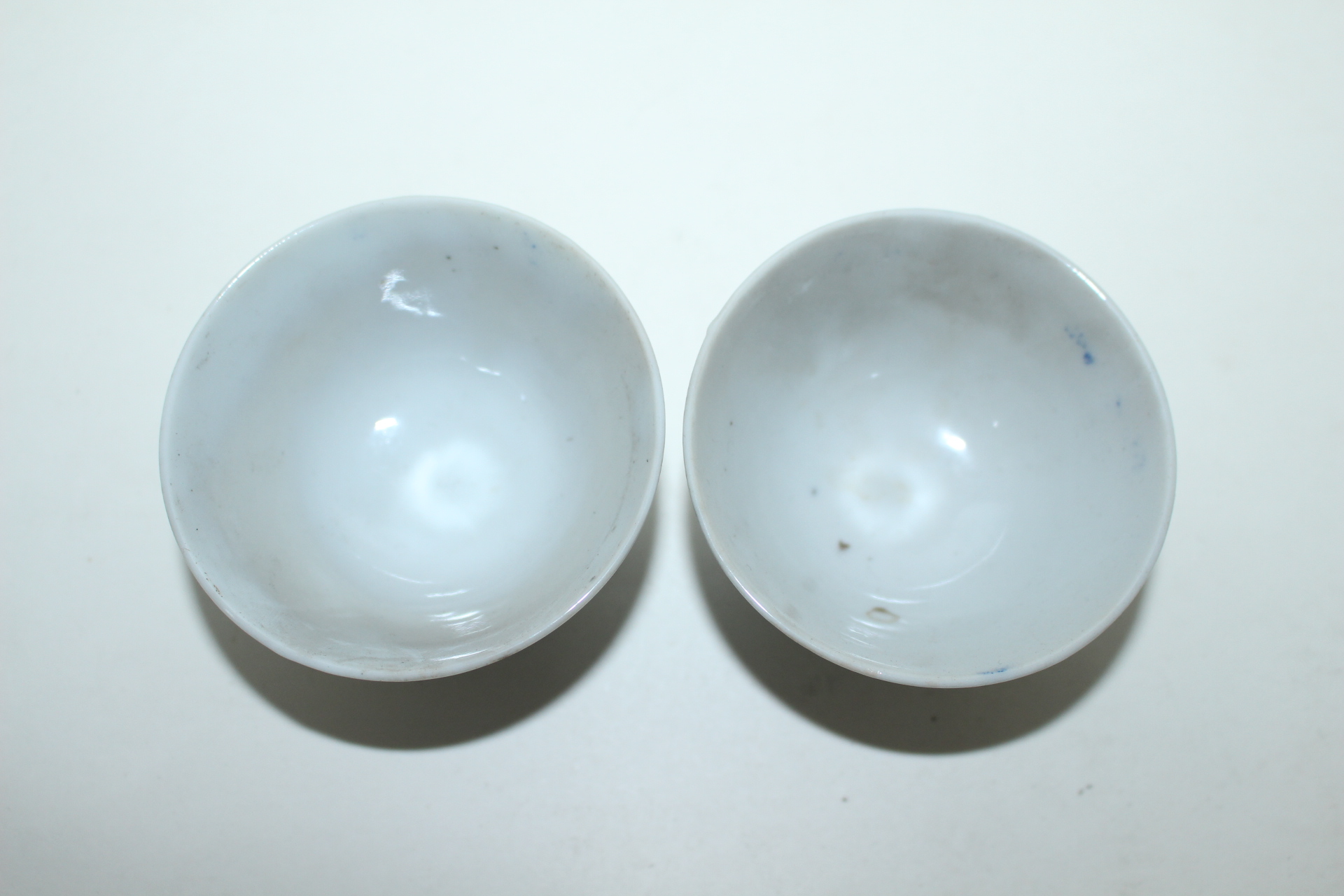 연대가좋은 청화백자 화문잔 2점