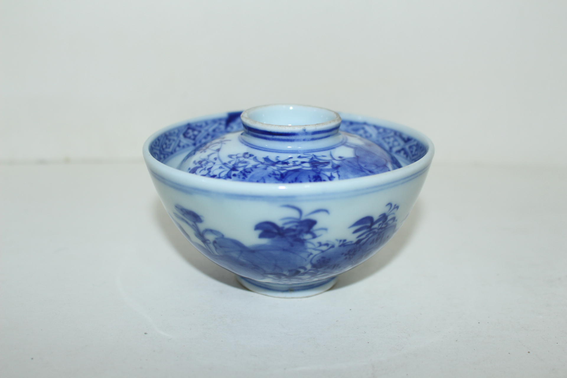 연대가좋은 청화백자화문 개완