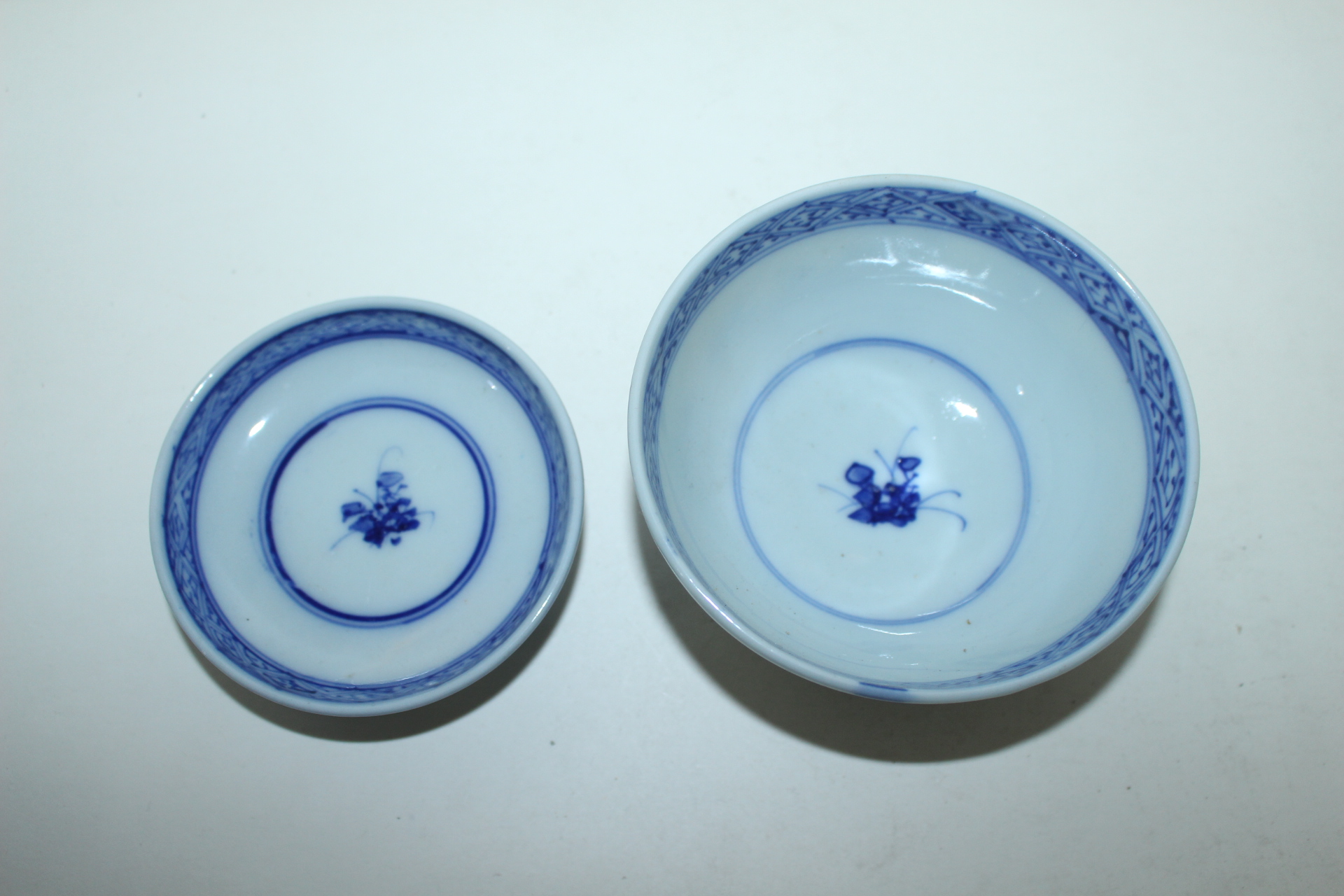 연대가좋은 청화백자화문 개완