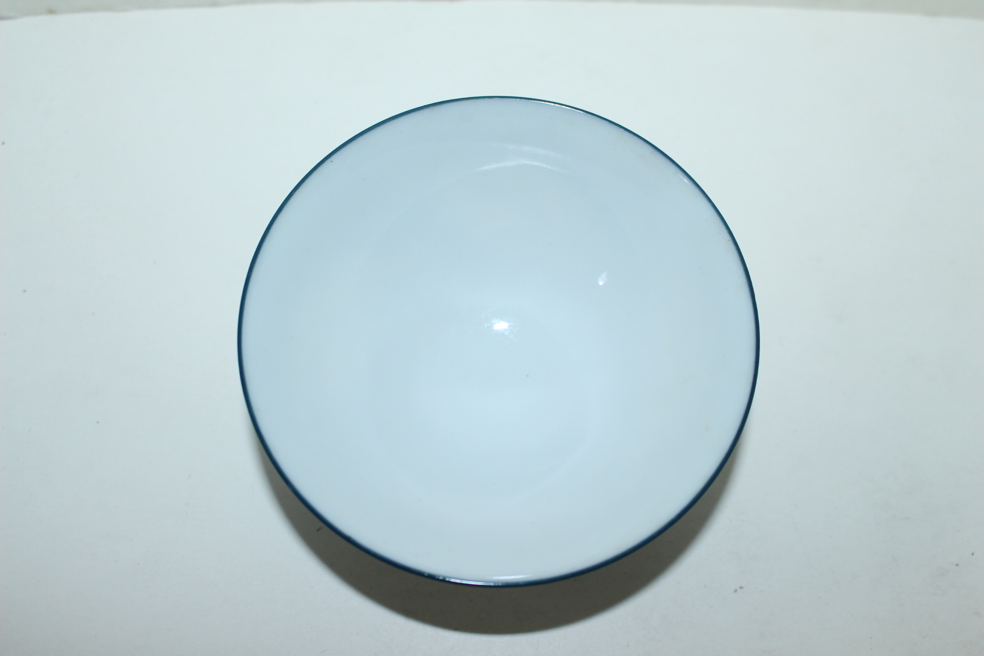 이마리 청화백자 금채나뭇잎문 자완