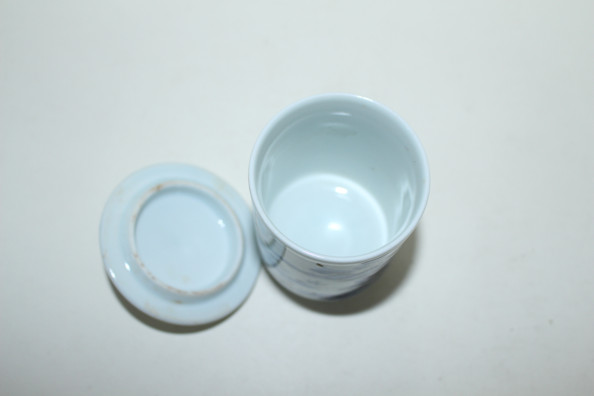 연대가좋은 청화백자산수문 두껑있는 잔