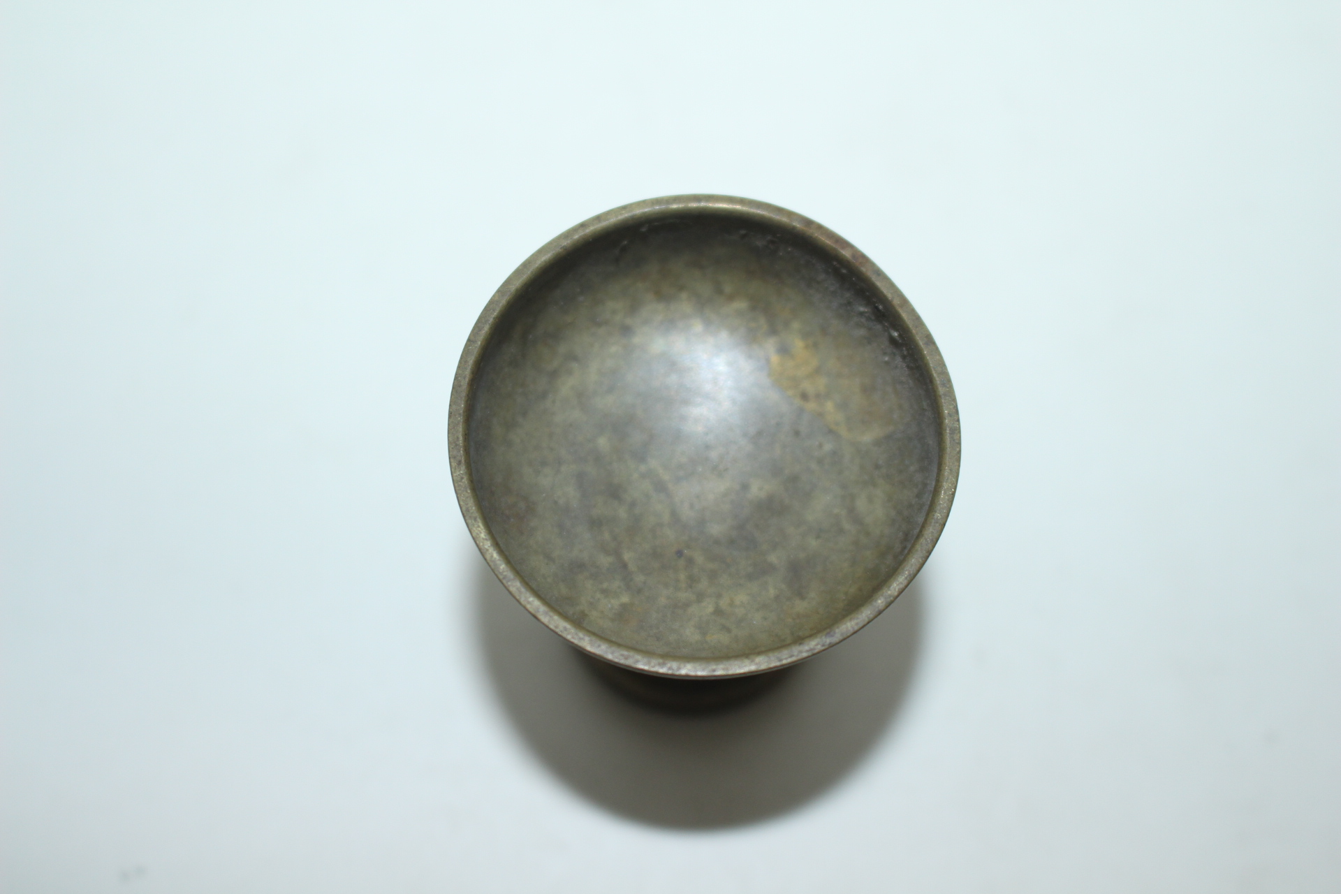 청동으로된 굽다리향완