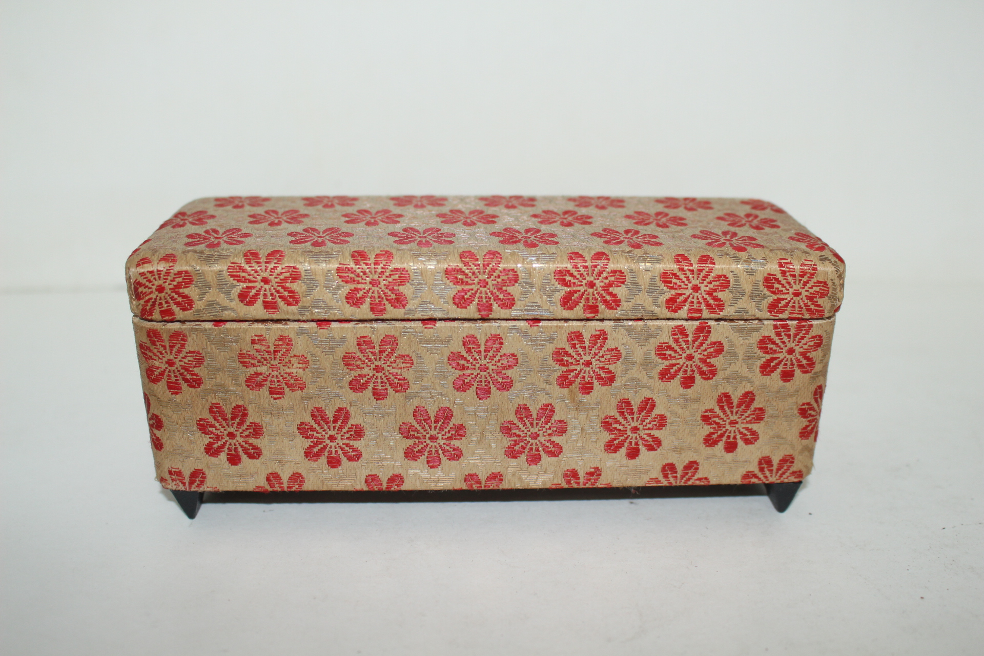 근대사 천으로된 오르곤 보석함