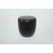 나무에 옷칠이된 말차통