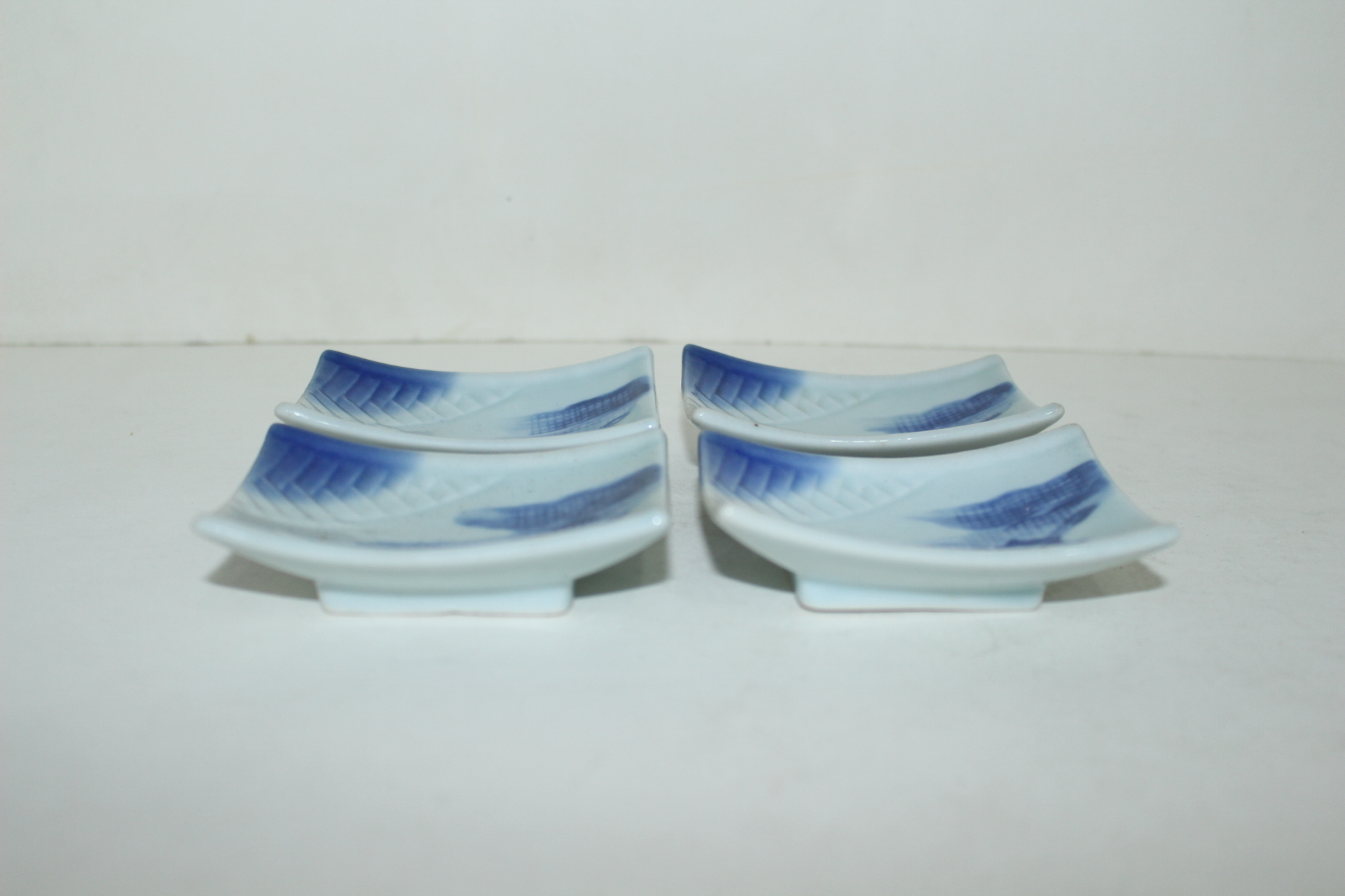 연대가좋은 청화백자나뭇잎문 사각완 4점