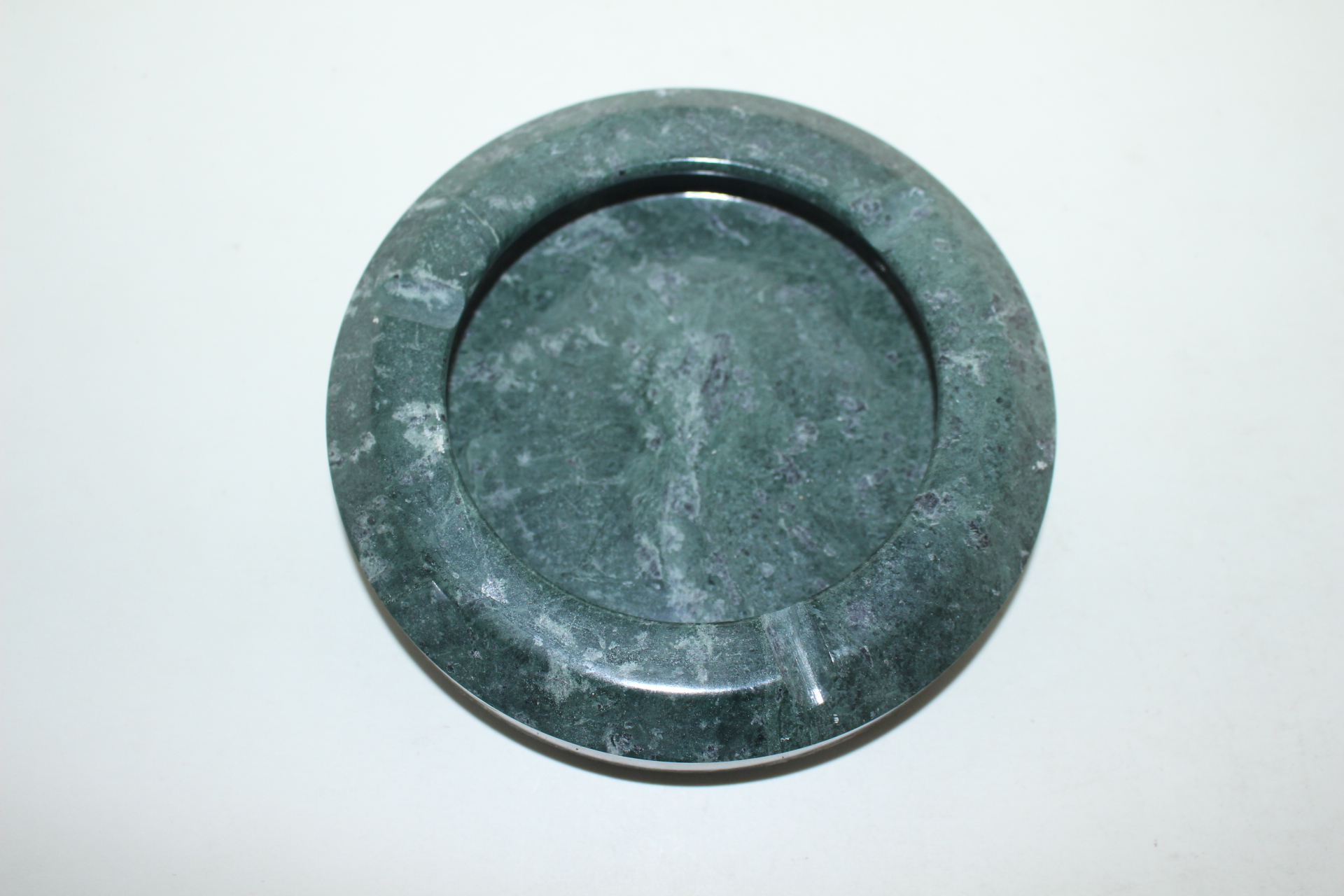 무뉘석 돌로된 재털이