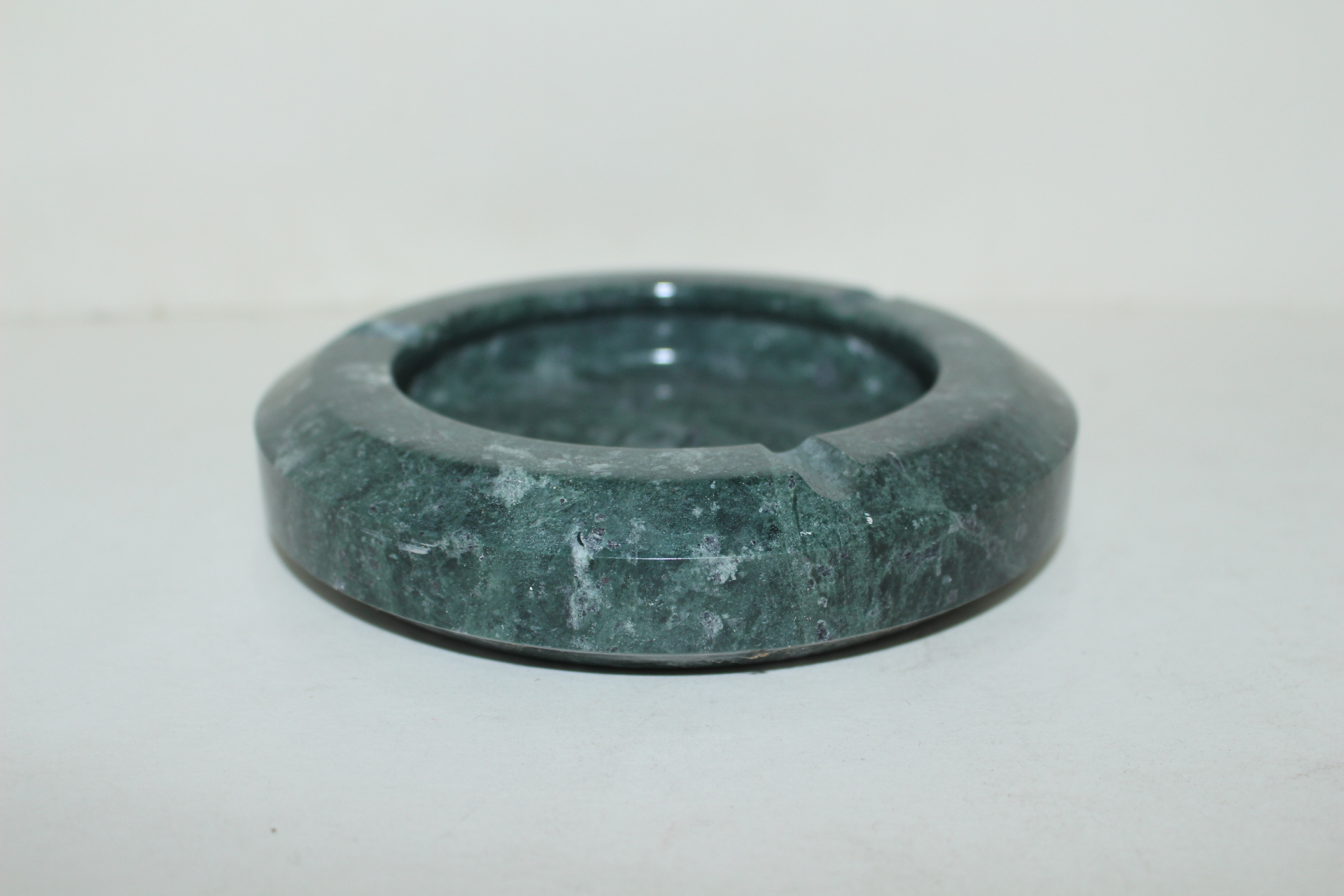 무뉘석 돌로된 재털이