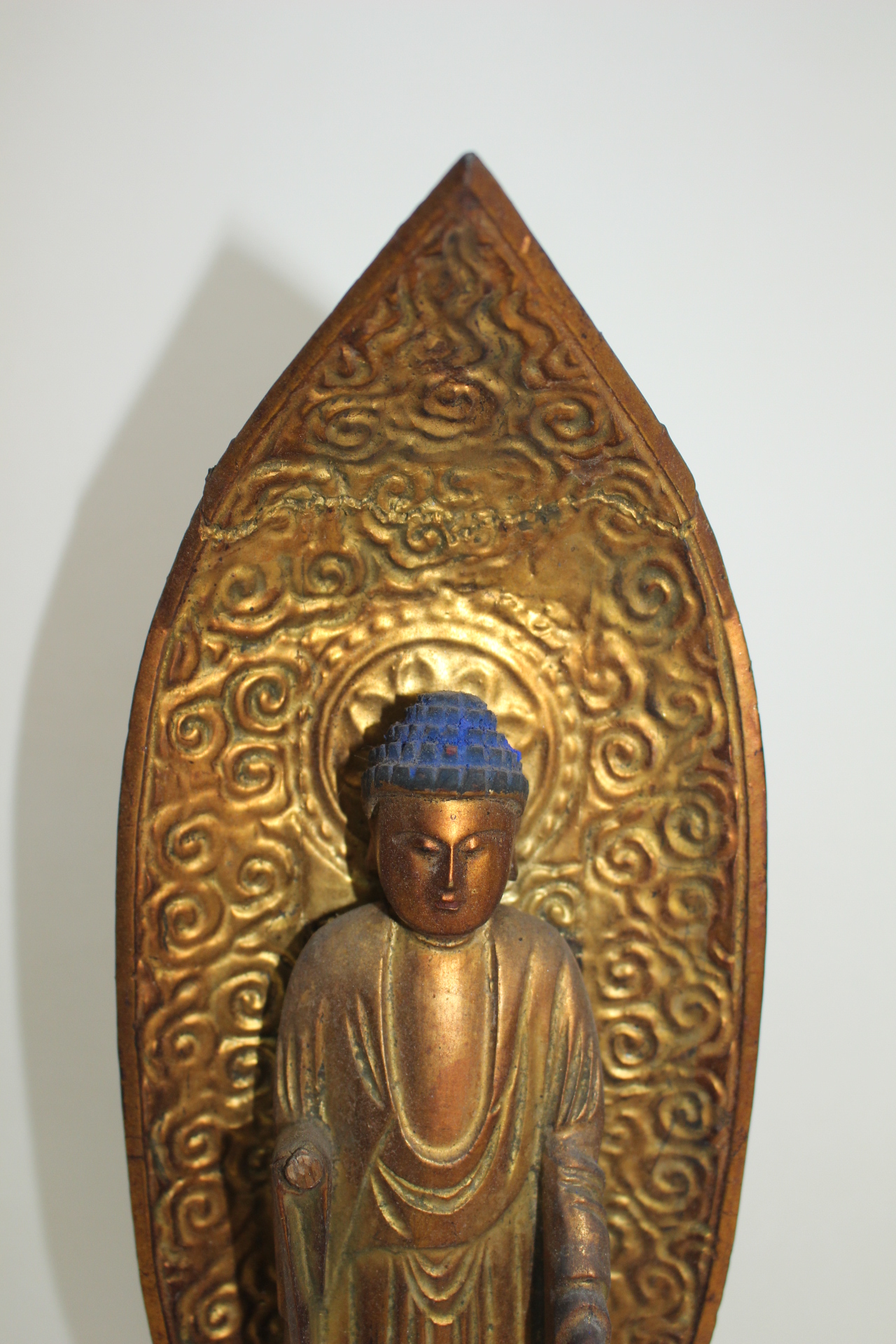 27-에도시기 나무에 금채된 불상