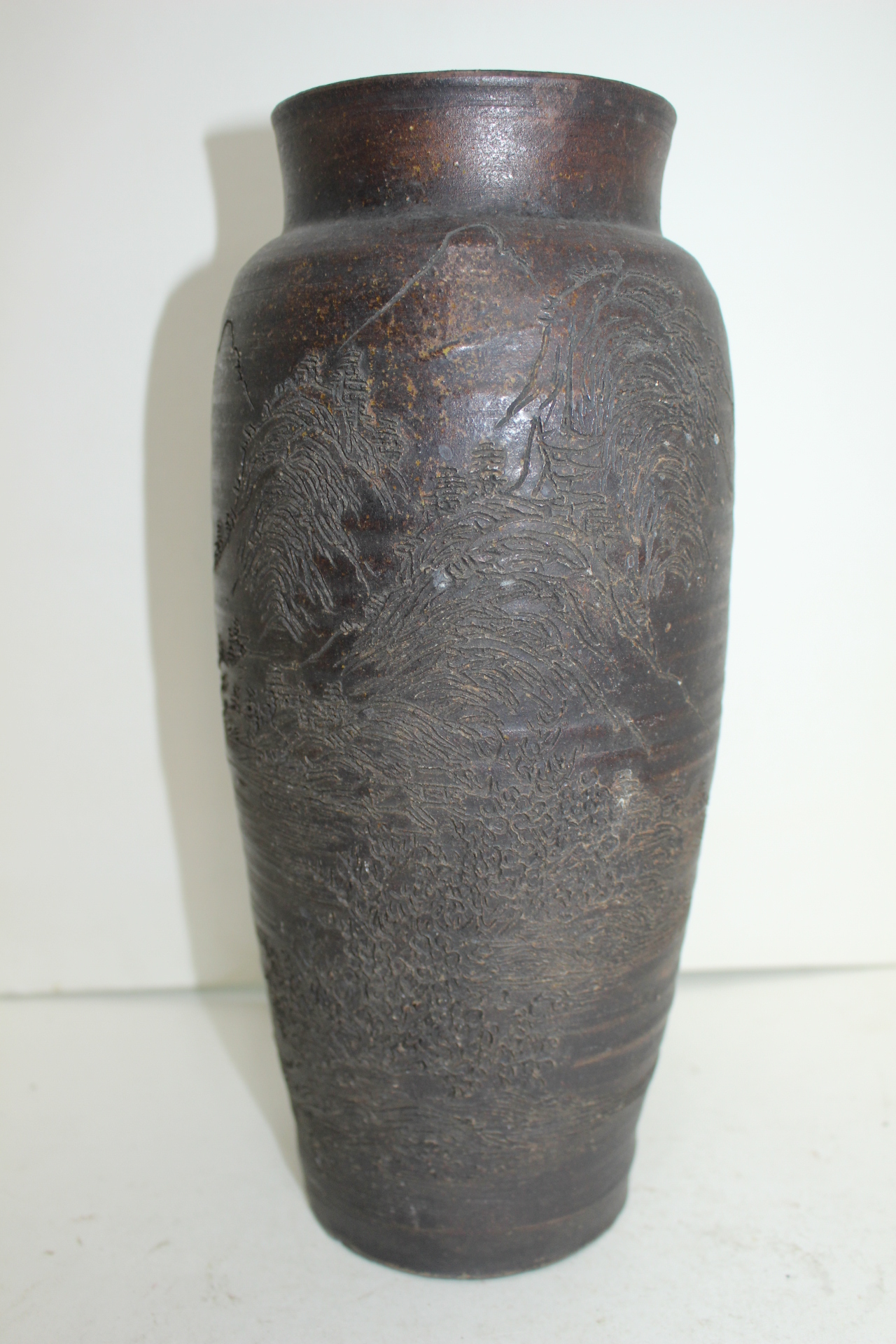 연대가좋은 청자 음각산수문 호