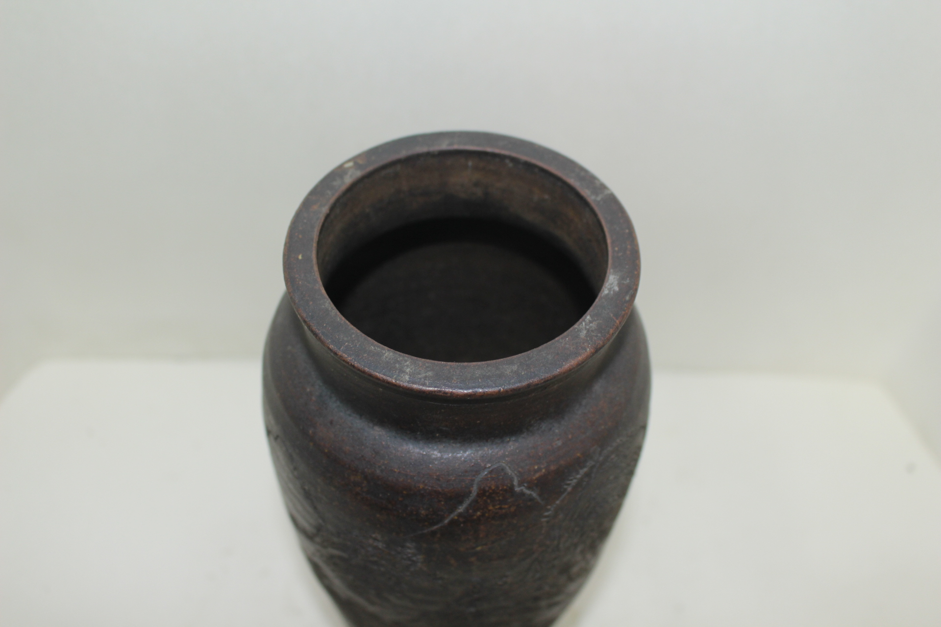 연대가좋은 청자 음각산수문 호