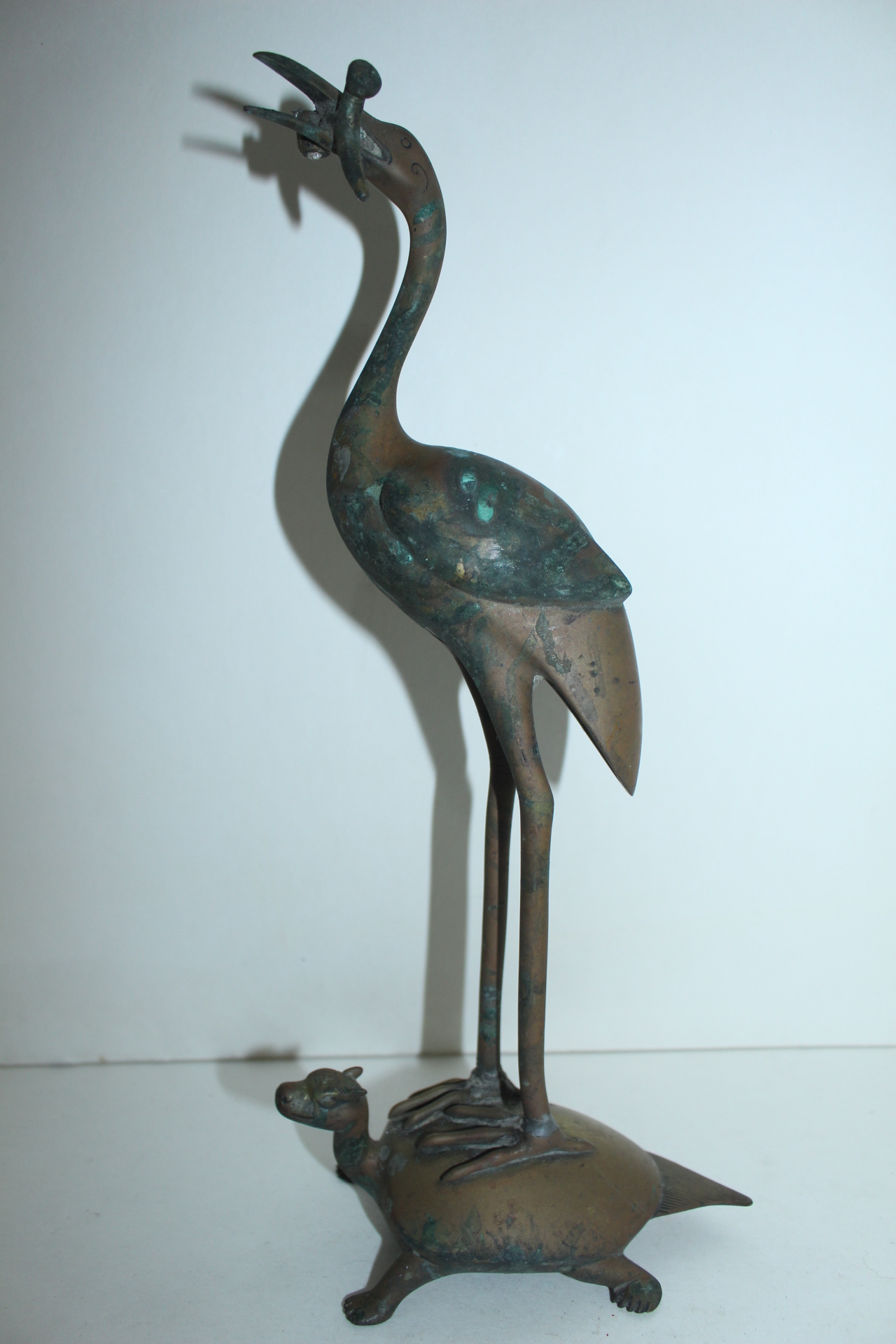 연대가좋은 청동으로된 거북학 촛대