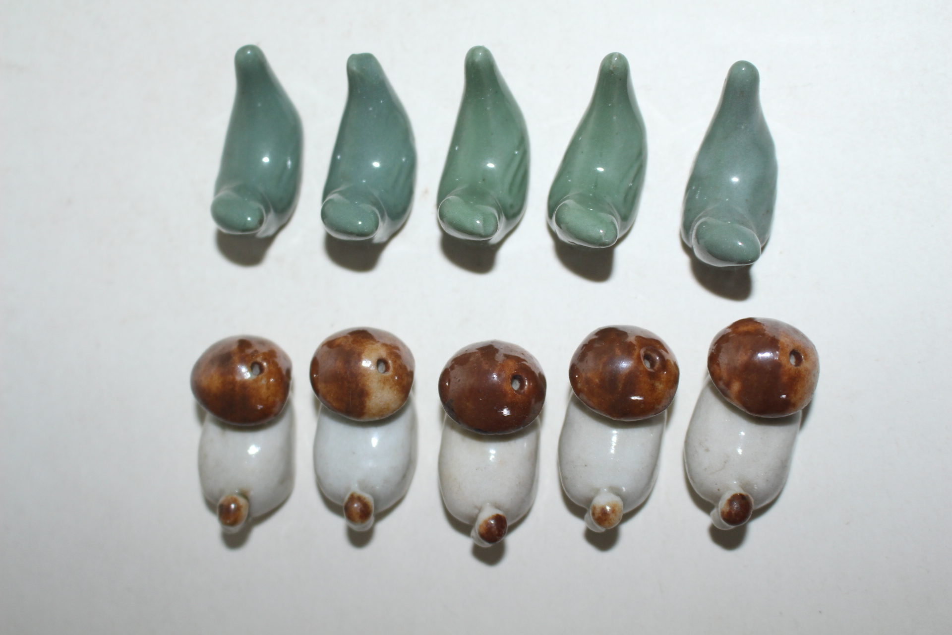 연대가좋은 청자 버섯모양,새모양 저분받침 일괄