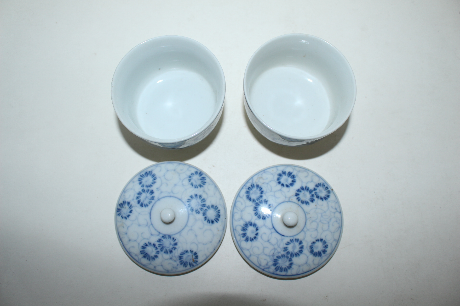 연대가좋은 청화백자화문 두껑있는잔 점