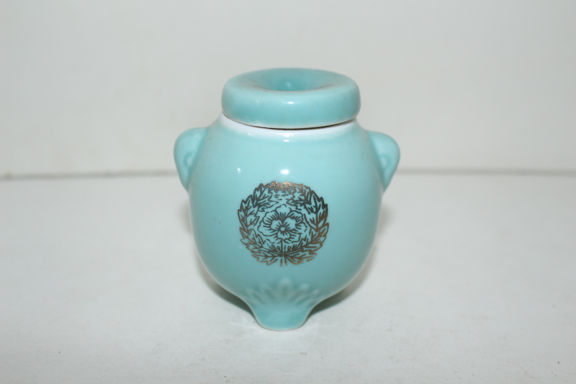 청자 삼족이귀 금채화문 향로