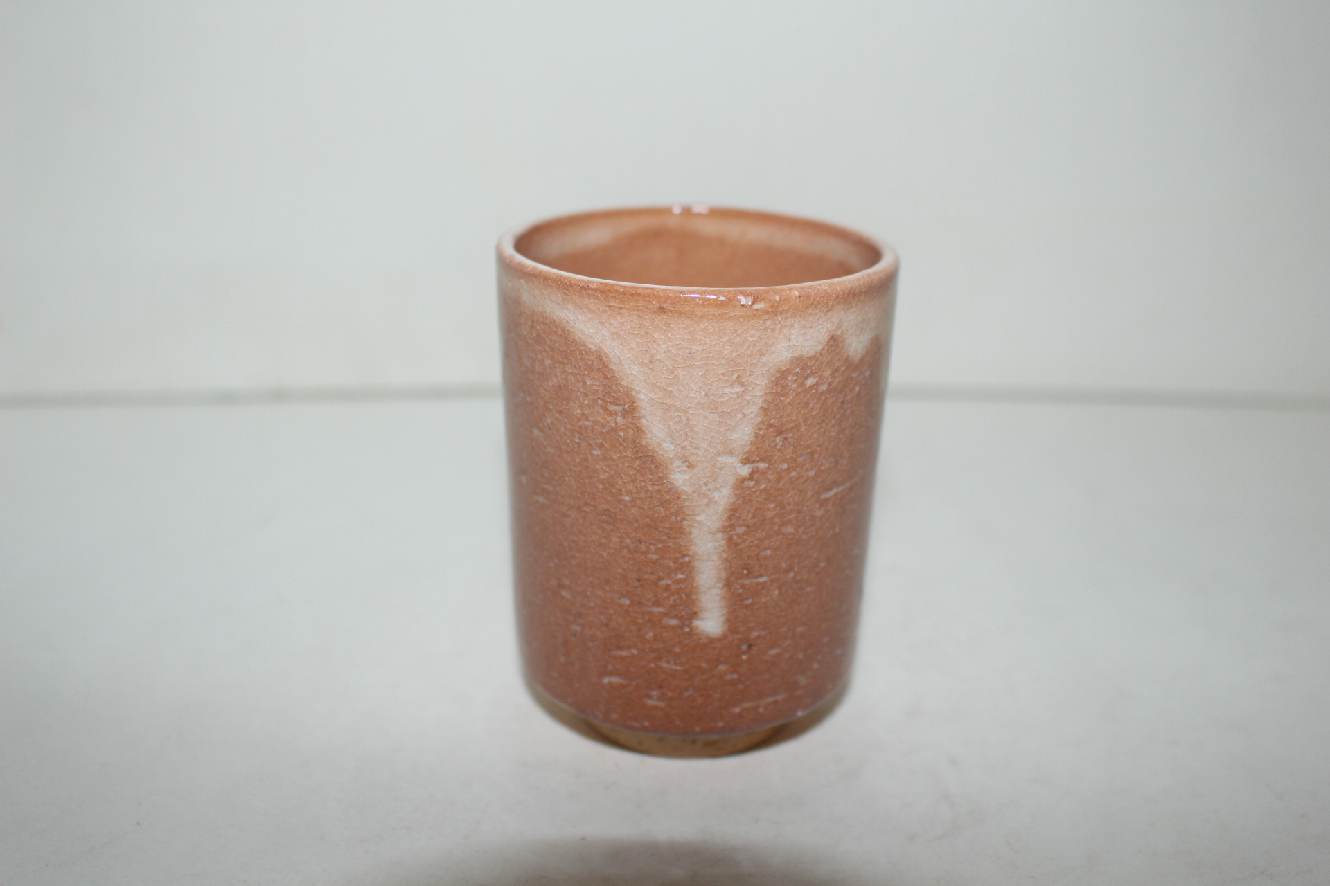 청자 유약흘림이 좋은 잔