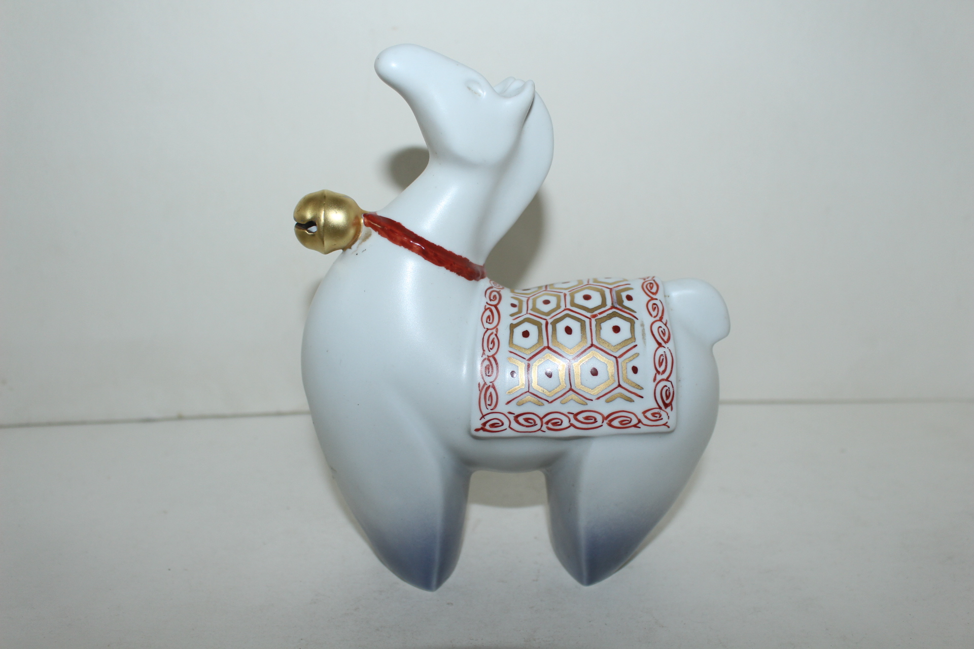 묵직한 청자도자기 진사금채 말 조각상