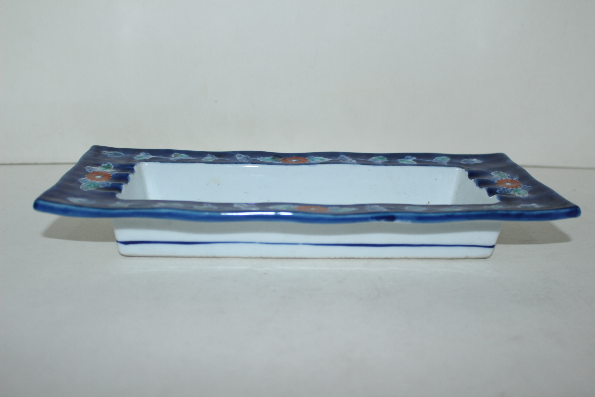 이마리 청화백자진사화문 수반